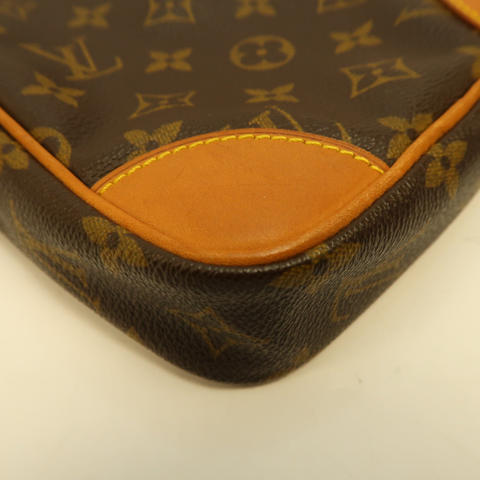 LOUIS VUITTON Monogram Danube金扣肩背袋啡色