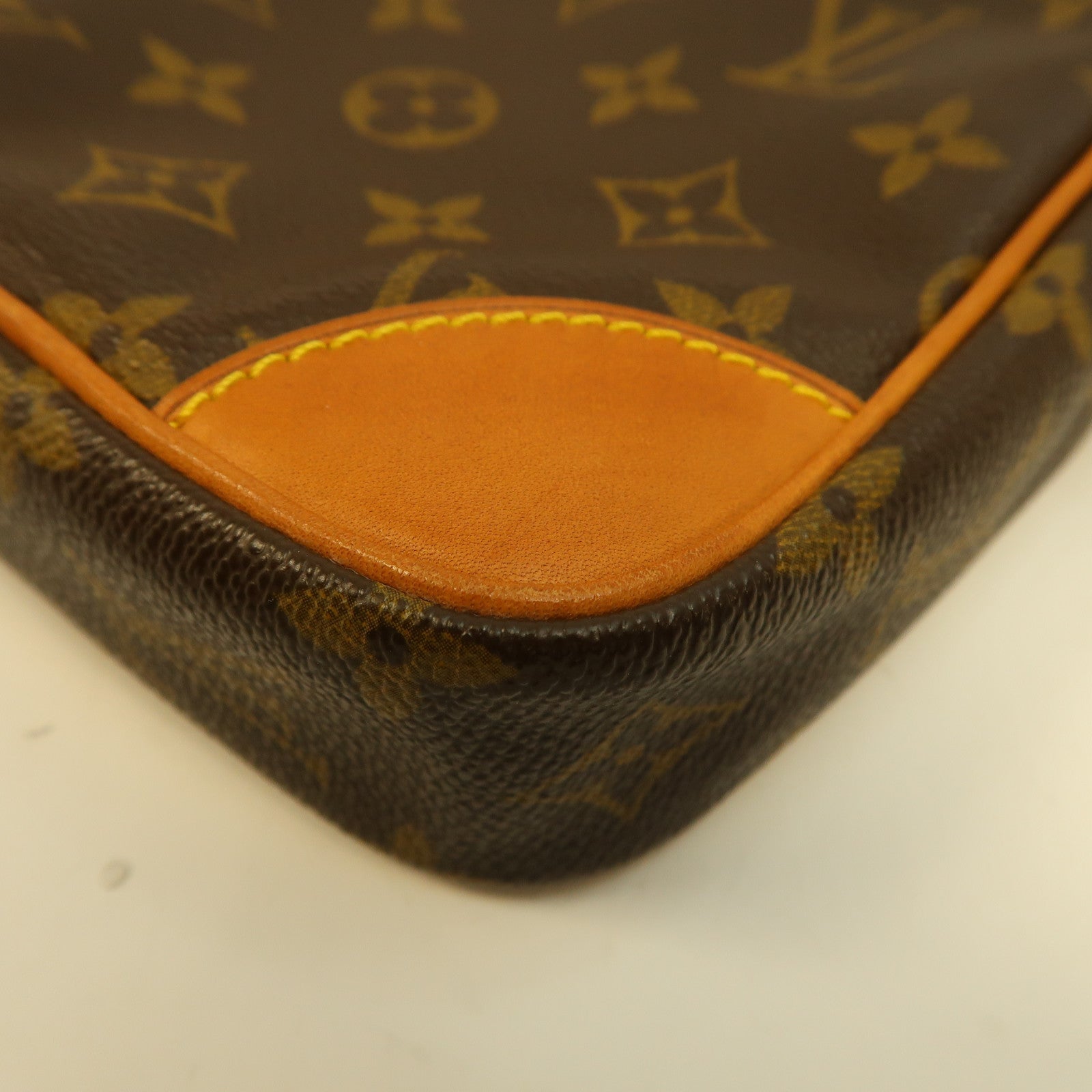 LOUIS VUITTON Monogram Danube金扣肩背袋啡色