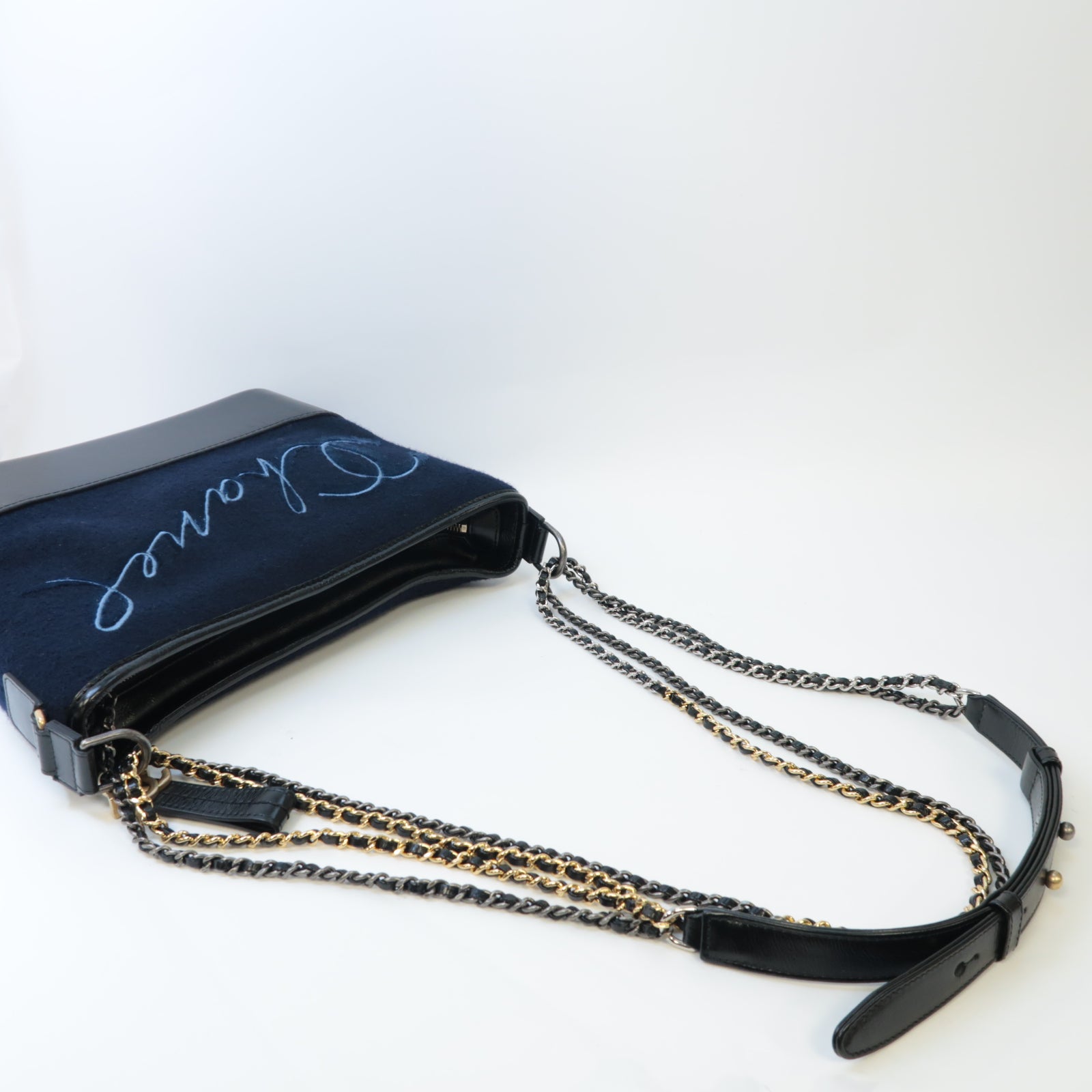 CHANEL **【激減優惠】絨布/牛皮皮革Gabrielle鏈帶肩背袋深藍色/黑色