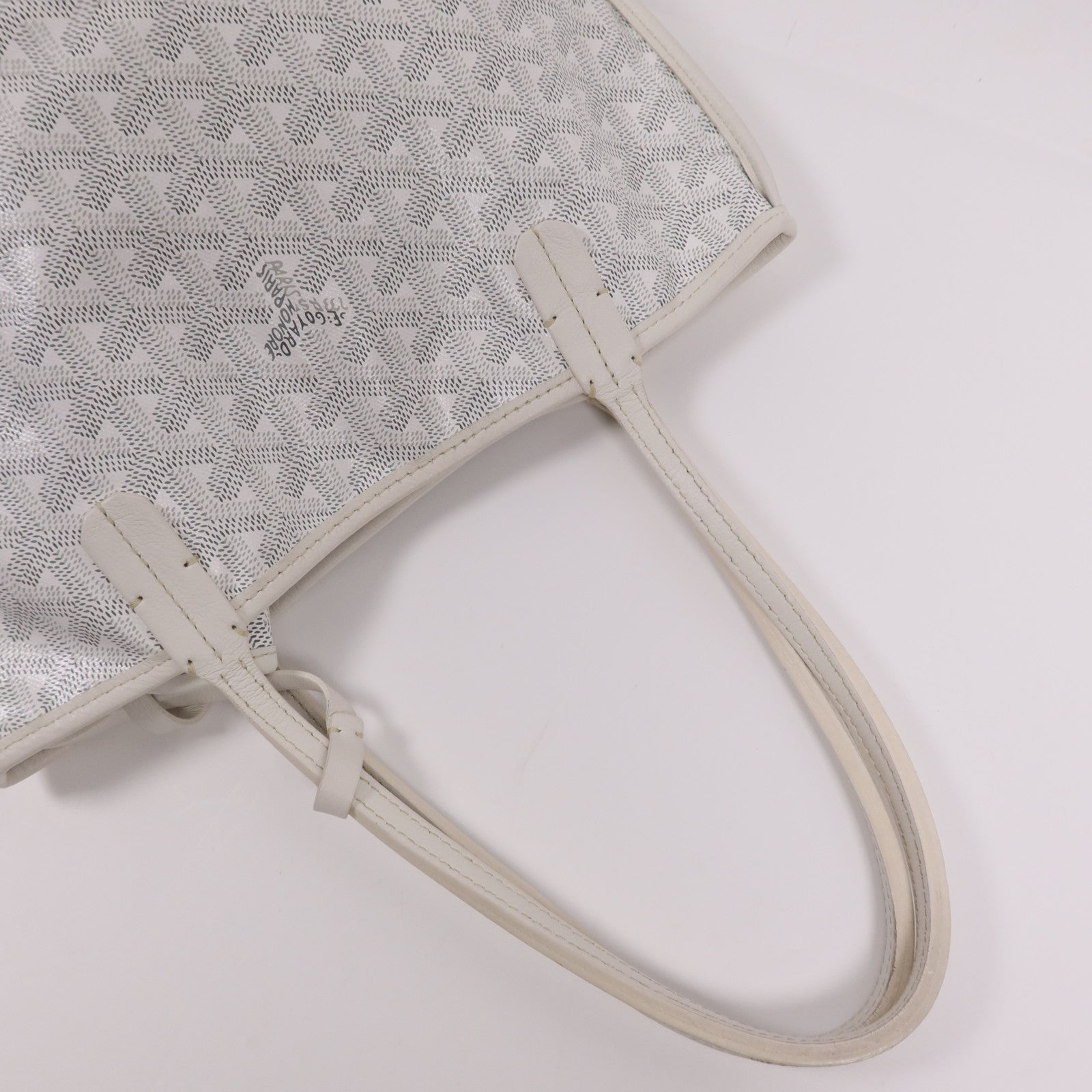 GOYARD 塗層帆布Anjou Mini Bag銀扣肩背袋