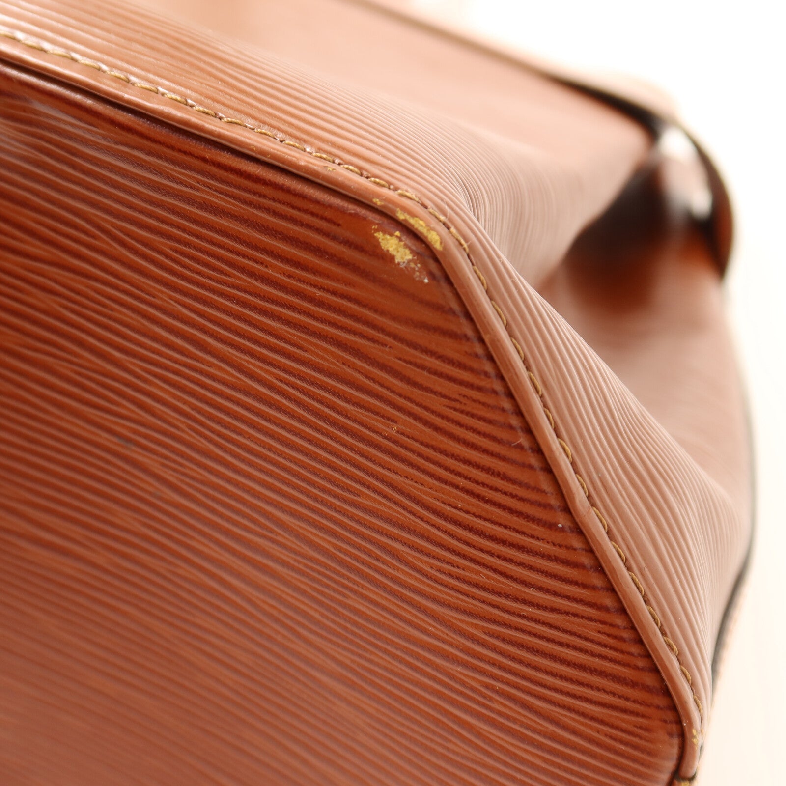LOUIS VUITTON Epi Sac De Paul金扣肩背袋