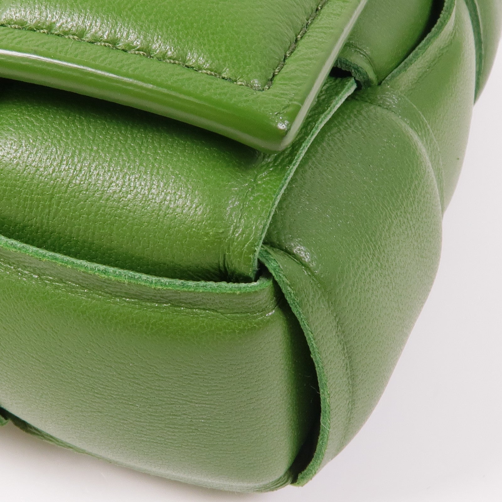 BOTTEGA VENETA 【激減優惠】羊皮皮革Padded Cassette Teen金扣肩背袋