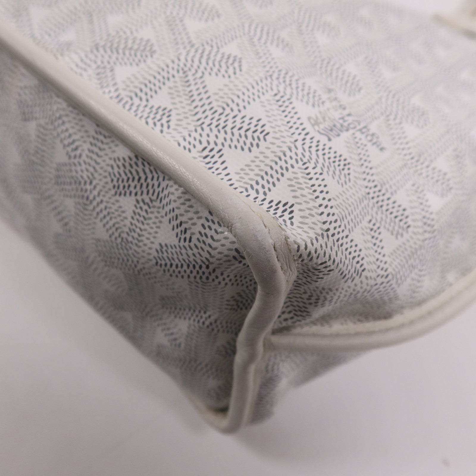 GOYARD 塗層帆布Anjou Mini Bag銀扣肩背袋