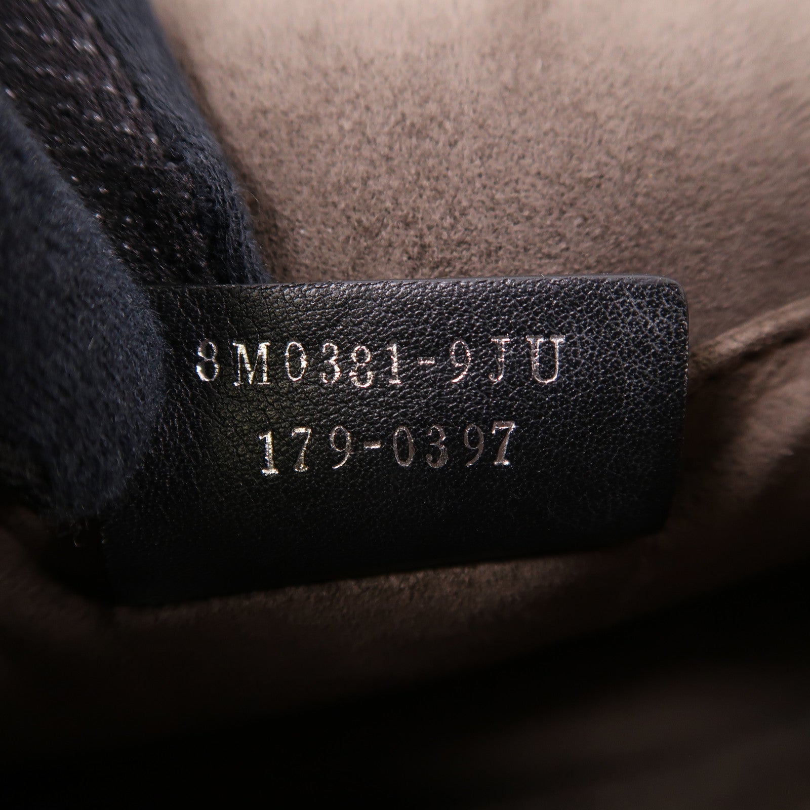 FENDI 牛皮皮革Small Kan I Faces銀扣鏈帶肩背袋