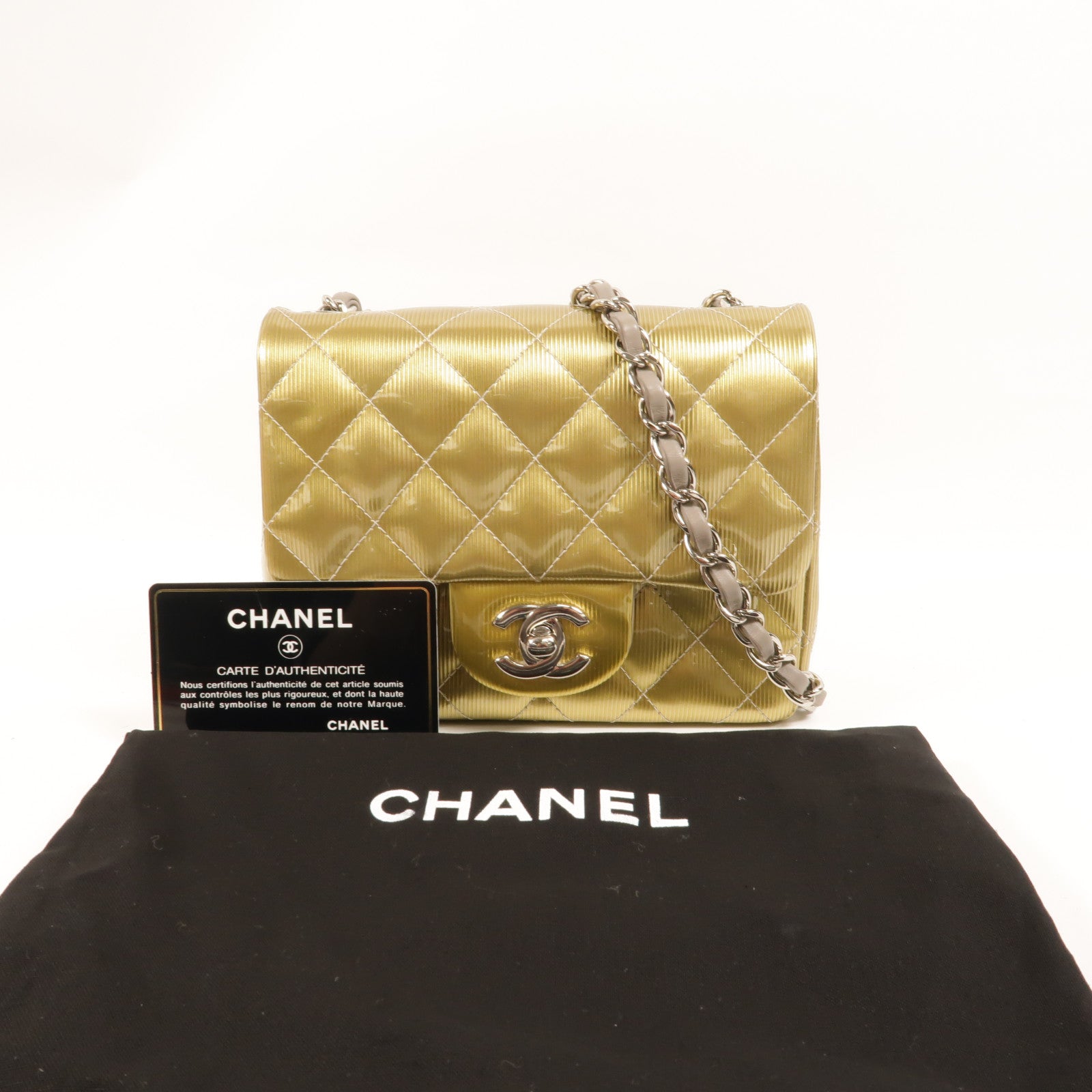 CHANEL 漆皮皮革Mini Classic 17鏈帶肩背袋