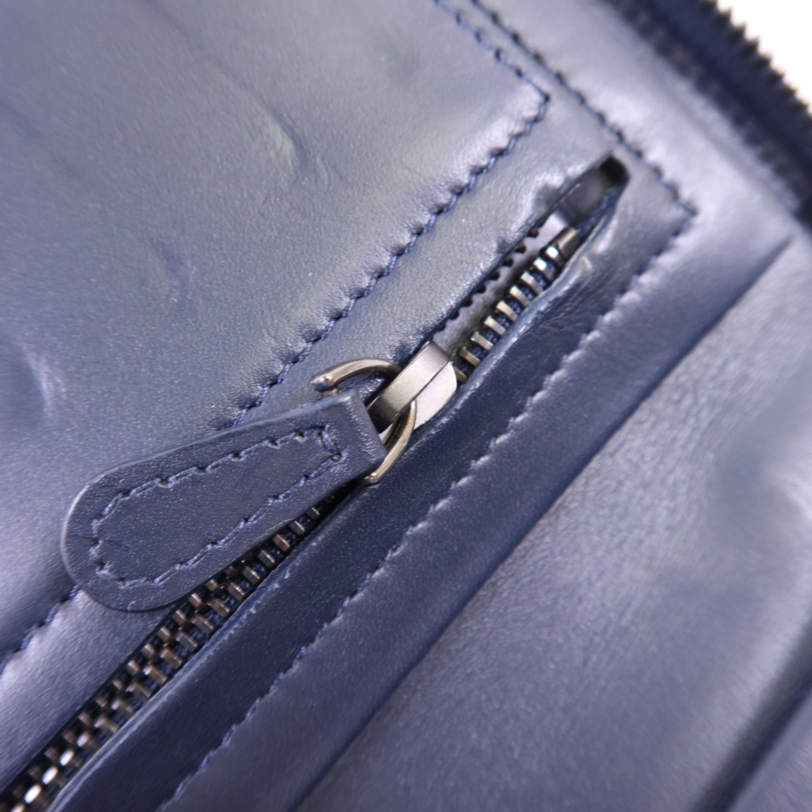 BOTTEGA VENETA 牛皮皮革 Long Round Wallet長錢包