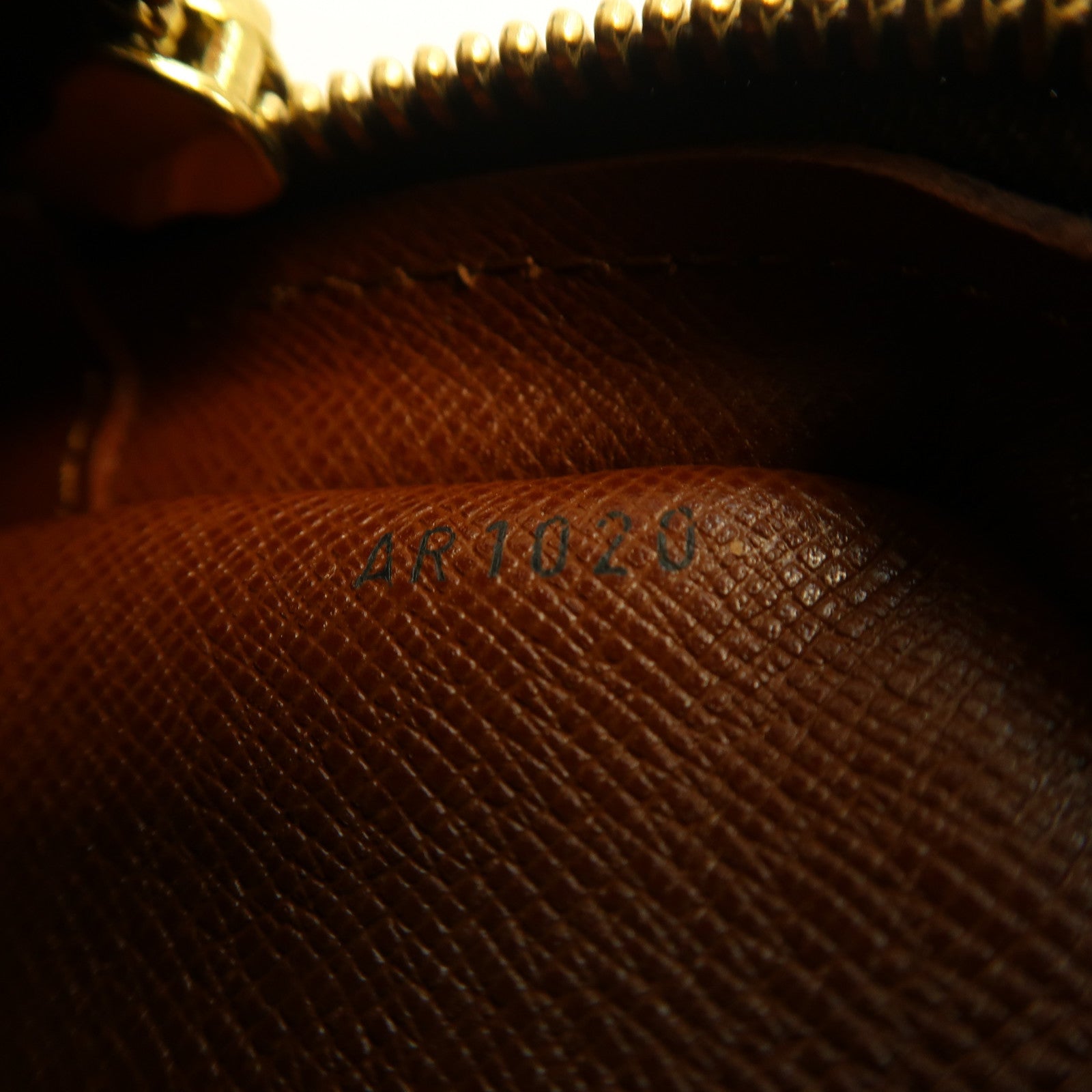 LOUIS VUITTON Monogram Danube金扣肩背袋啡色