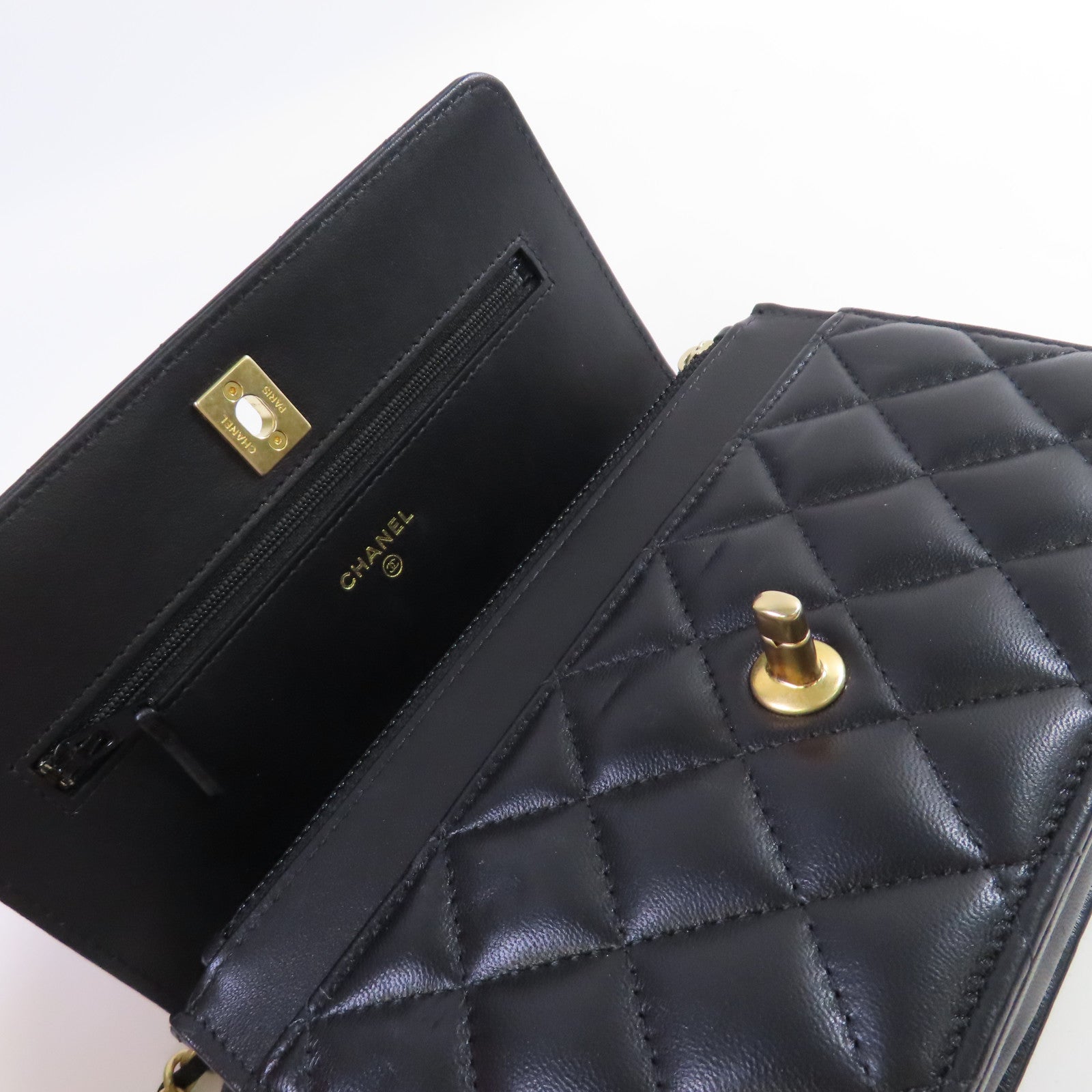 CHANEL 菱格羊皮皮革WOC Wallet On Chain Shoulder Bag金扣鏈帶肩背袋黑色