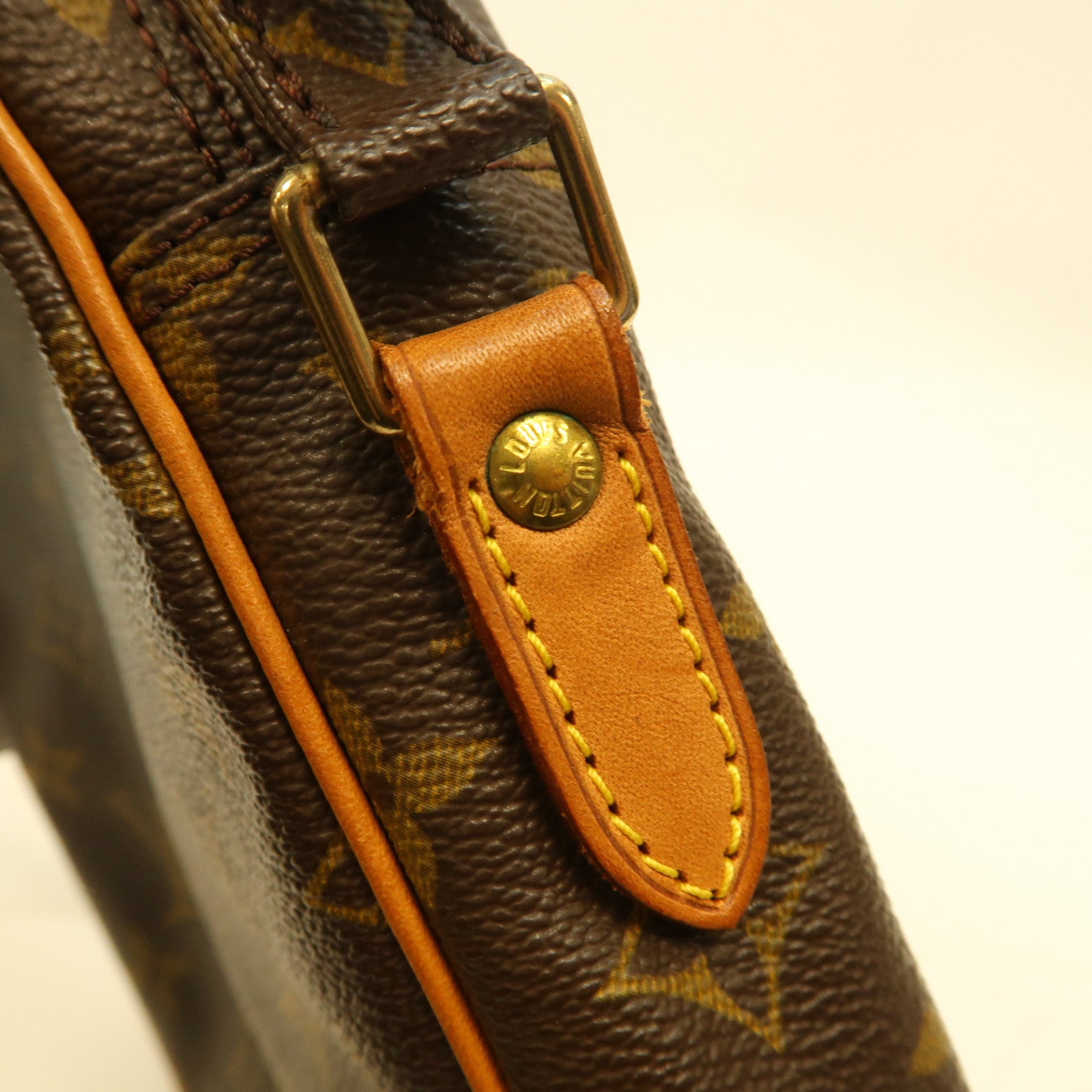LOUIS VUITTON Monogram Danube金扣肩背袋啡色