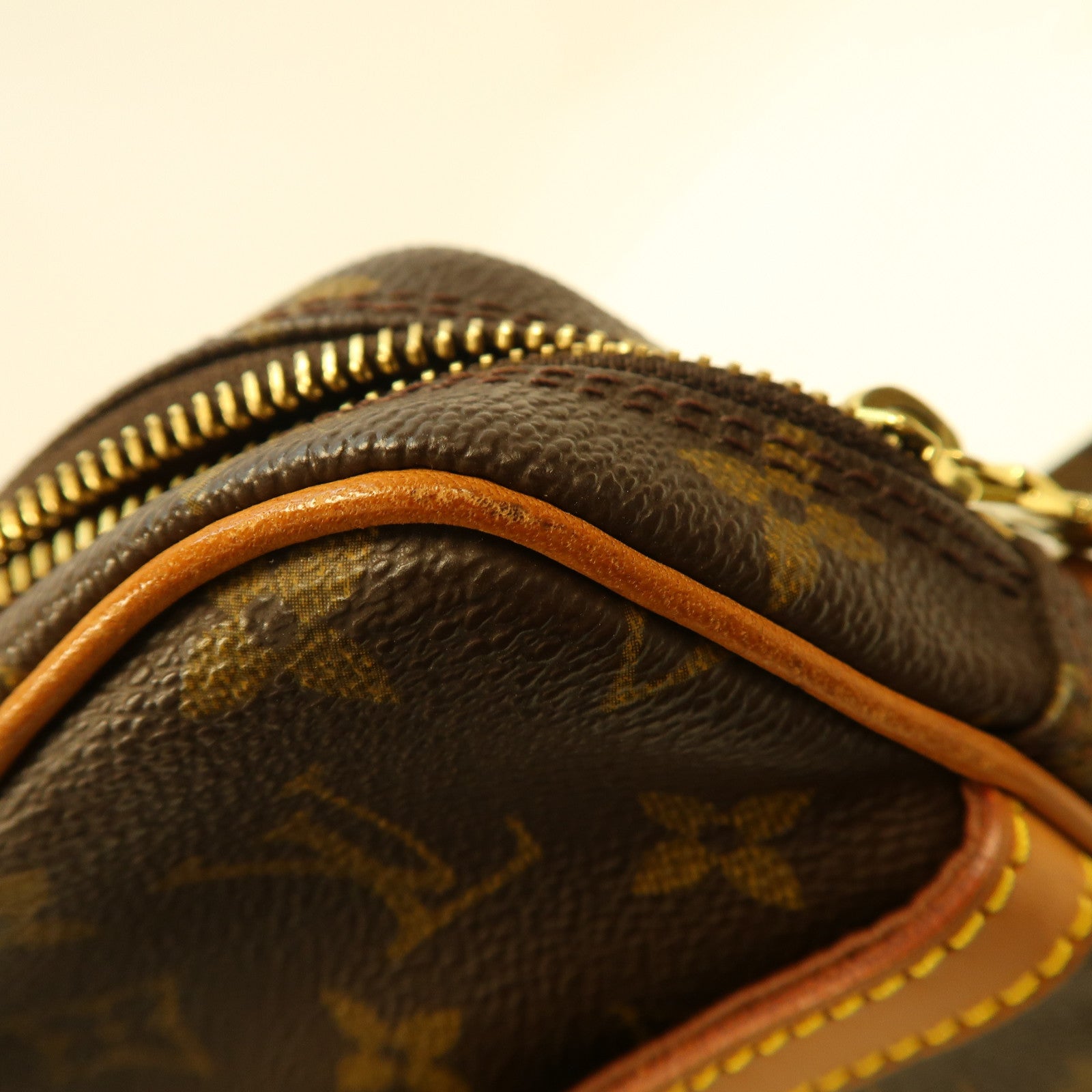 LOUIS VUITTON Monogram Danube金扣肩背袋啡色