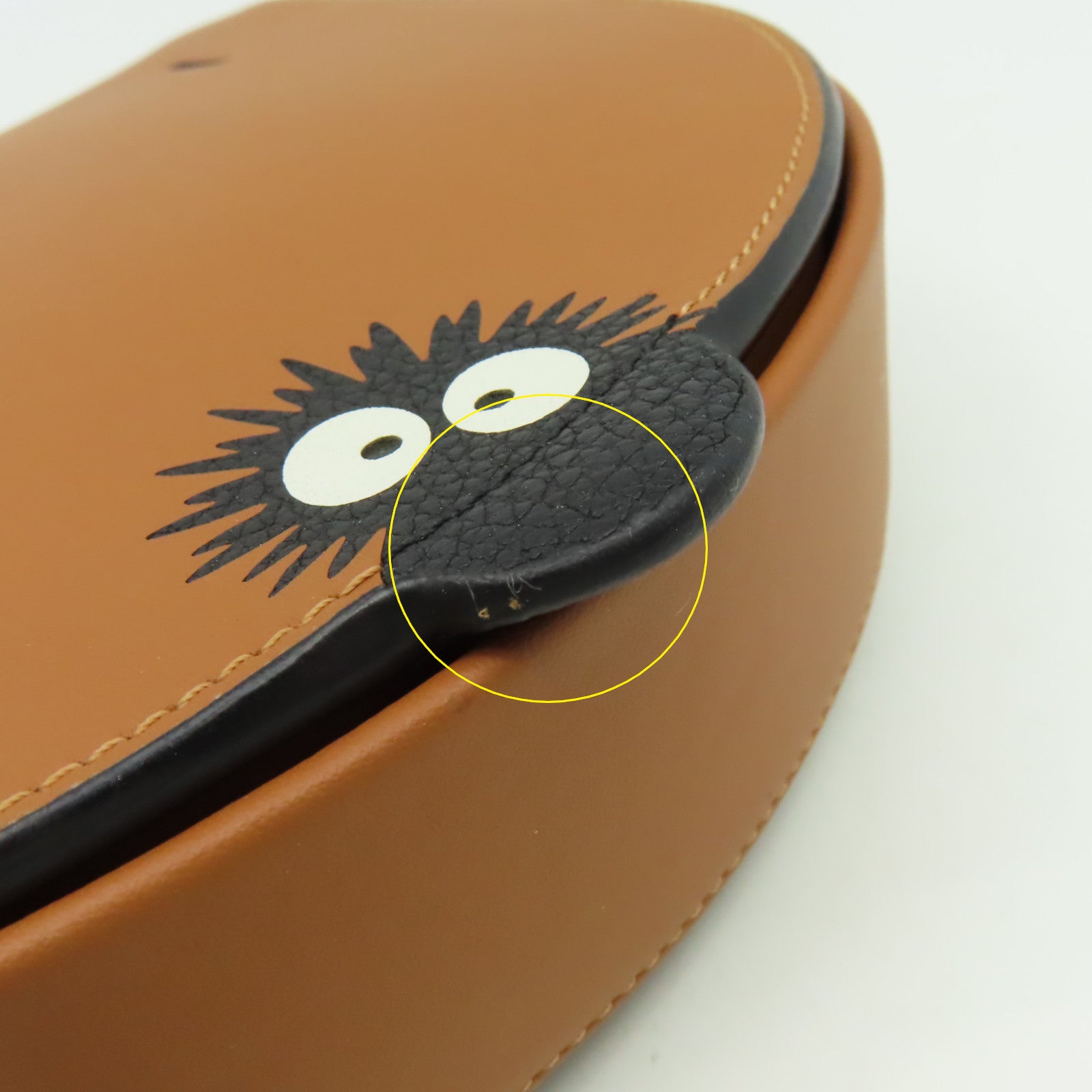LOEWE 牛皮皮革Loewe x Studio Ghibli Shoulder Bag肩背袋啡色