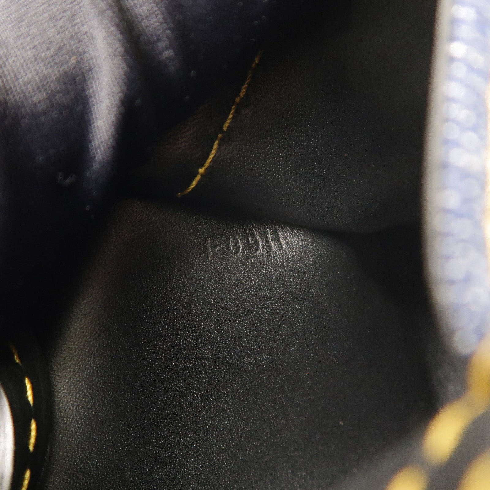 Delvaux 牛仔布/牛皮皮革Pin Mini Denim Bucket Bag金扣手挽袋