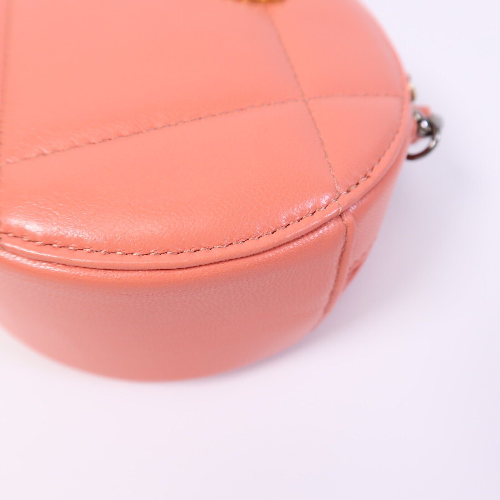CHANEL 羊皮皮革Chanel 19 Clutch Bag鏈帶肩背袋