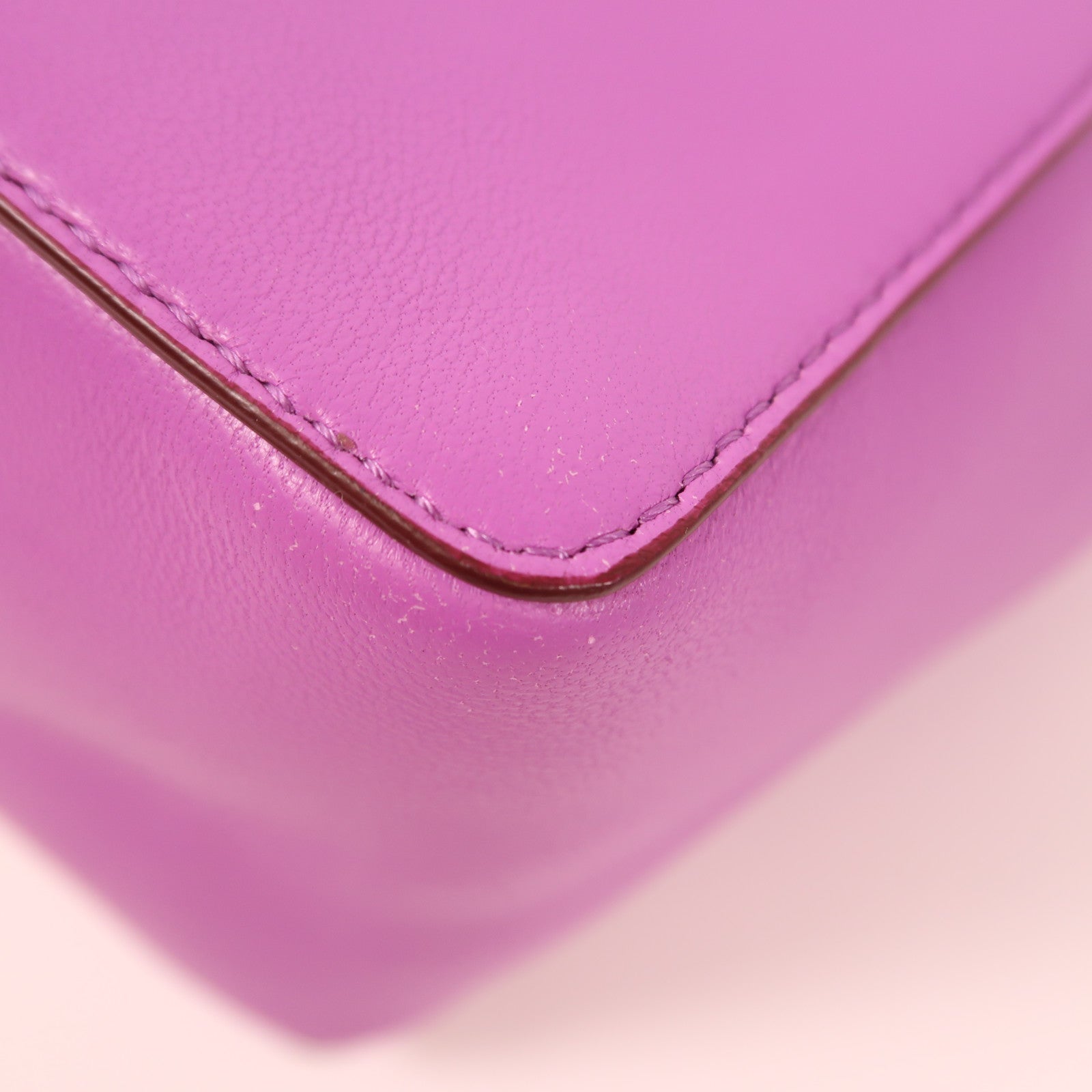 Valentino 牛皮皮革Shoulder Bag金扣肩背袋