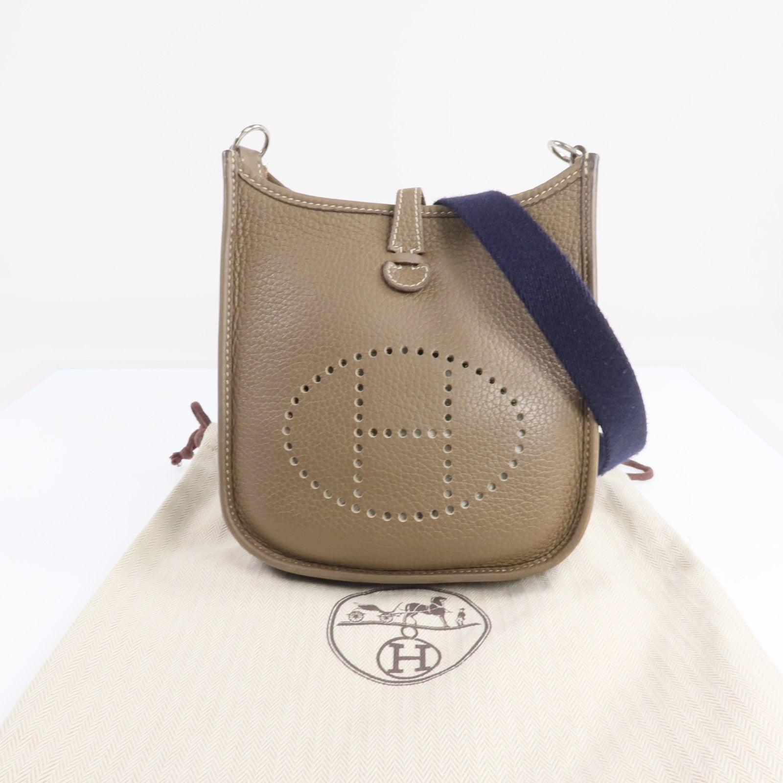 HERMES 【激減優惠】Clemence皮革Evelyne TPM銀扣肩背袋Etoupe
