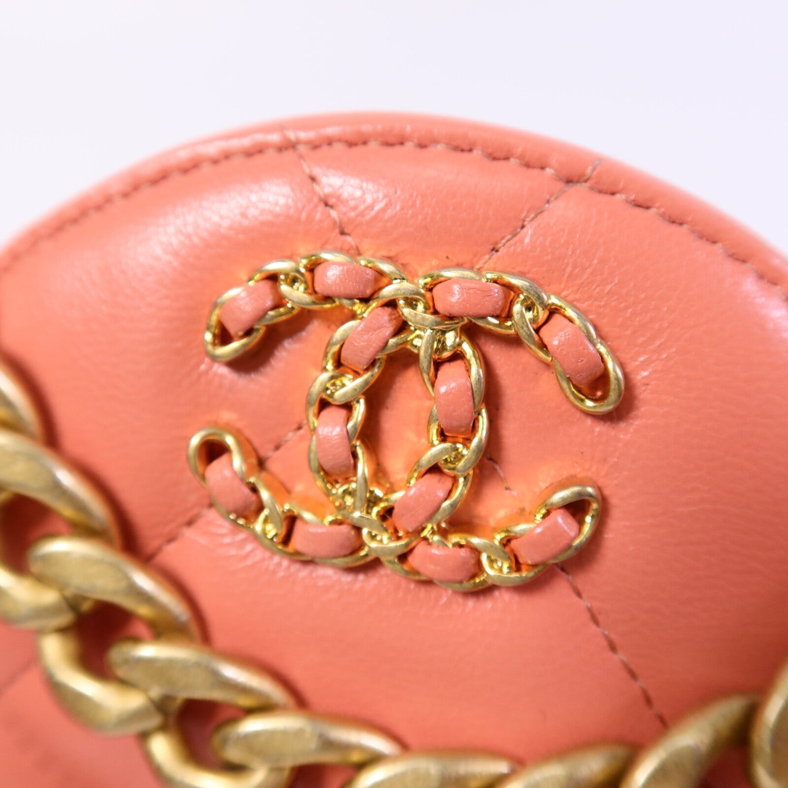 CHANEL 羊皮皮革Chanel 19 Clutch Bag鏈帶肩背袋