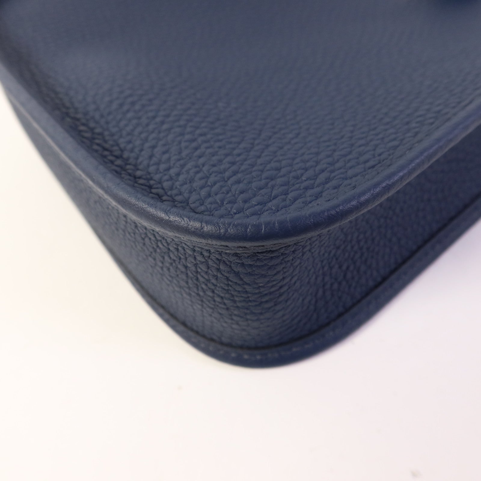 HERMES Clemence皮革Evelyne TPM金扣肩背袋Bleu de Prusse