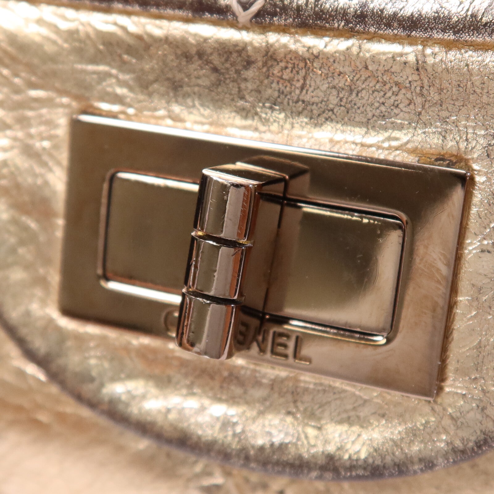 CHANEL 牛皮皮革2.55金扣鏈帶肩背袋