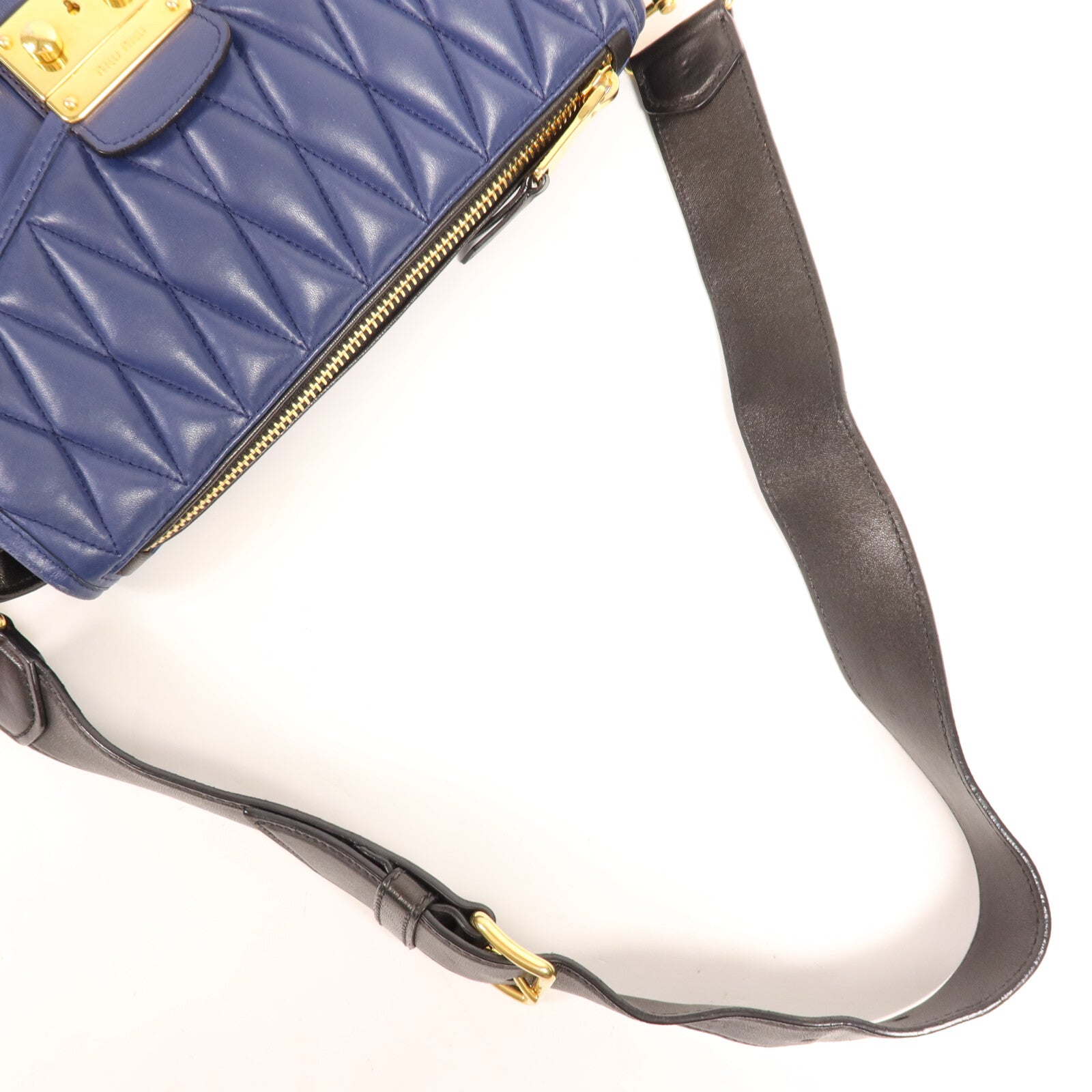 Miu Miu 牛皮皮革Shoulder Bag金扣肩背袋