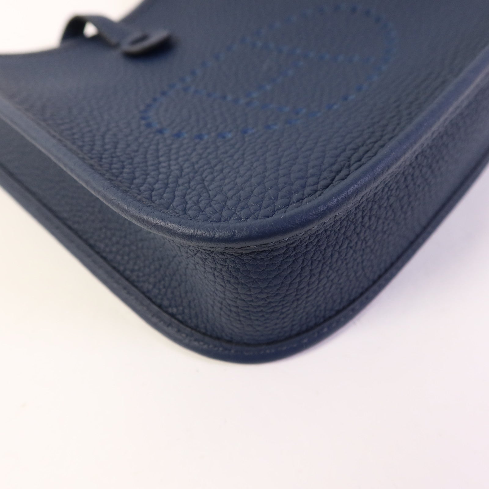 HERMES Clemence皮革Evelyne TPM金扣肩背袋Bleu de Prusse