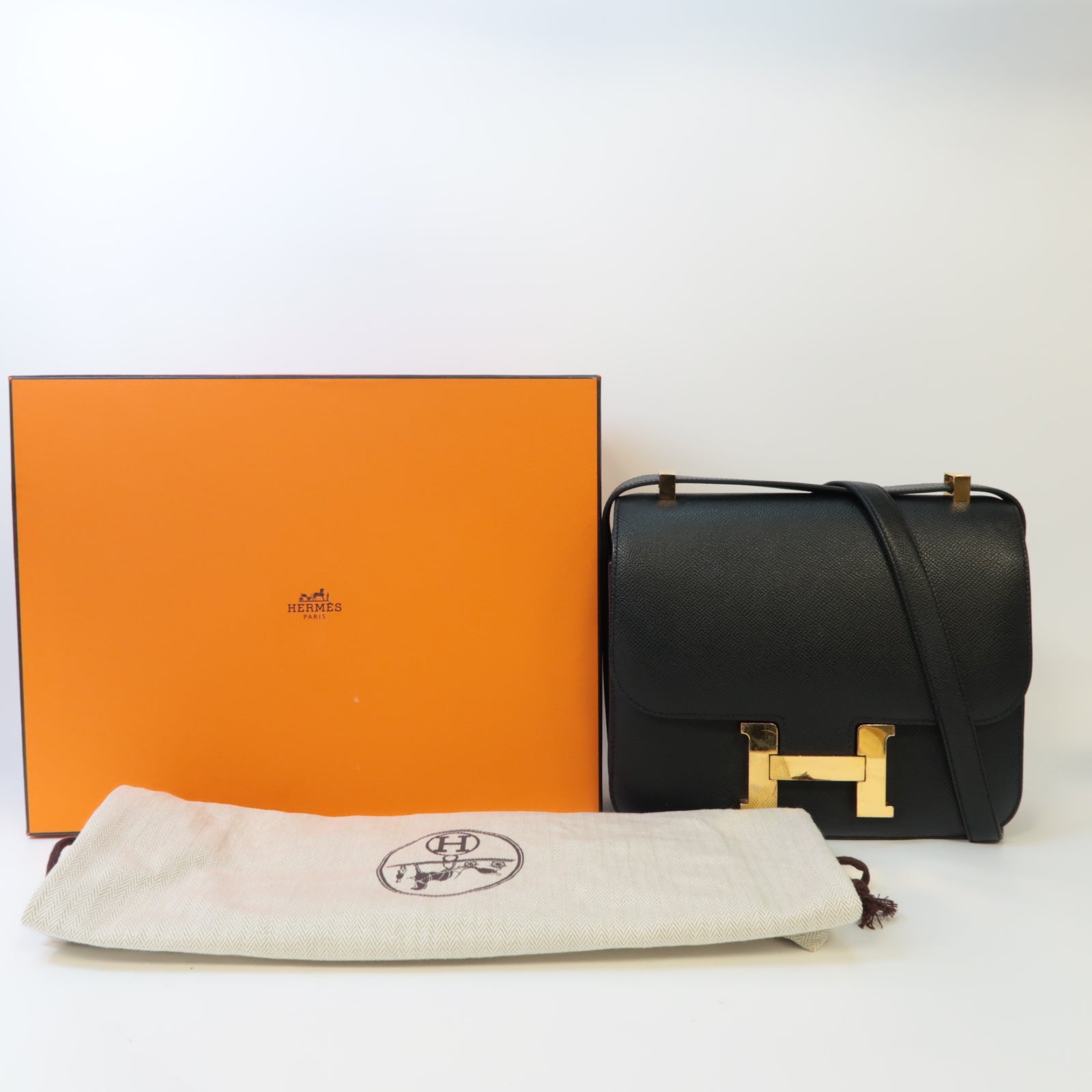 HERMES 【激減優惠】Epsom皮革Constance 24金扣肩背袋Noir黑色