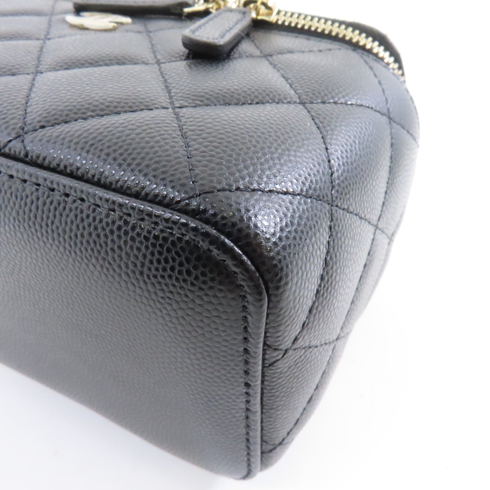 CHANEL 菱格牛皮皮革Vanity Case金扣鏈帶肩背袋黑色