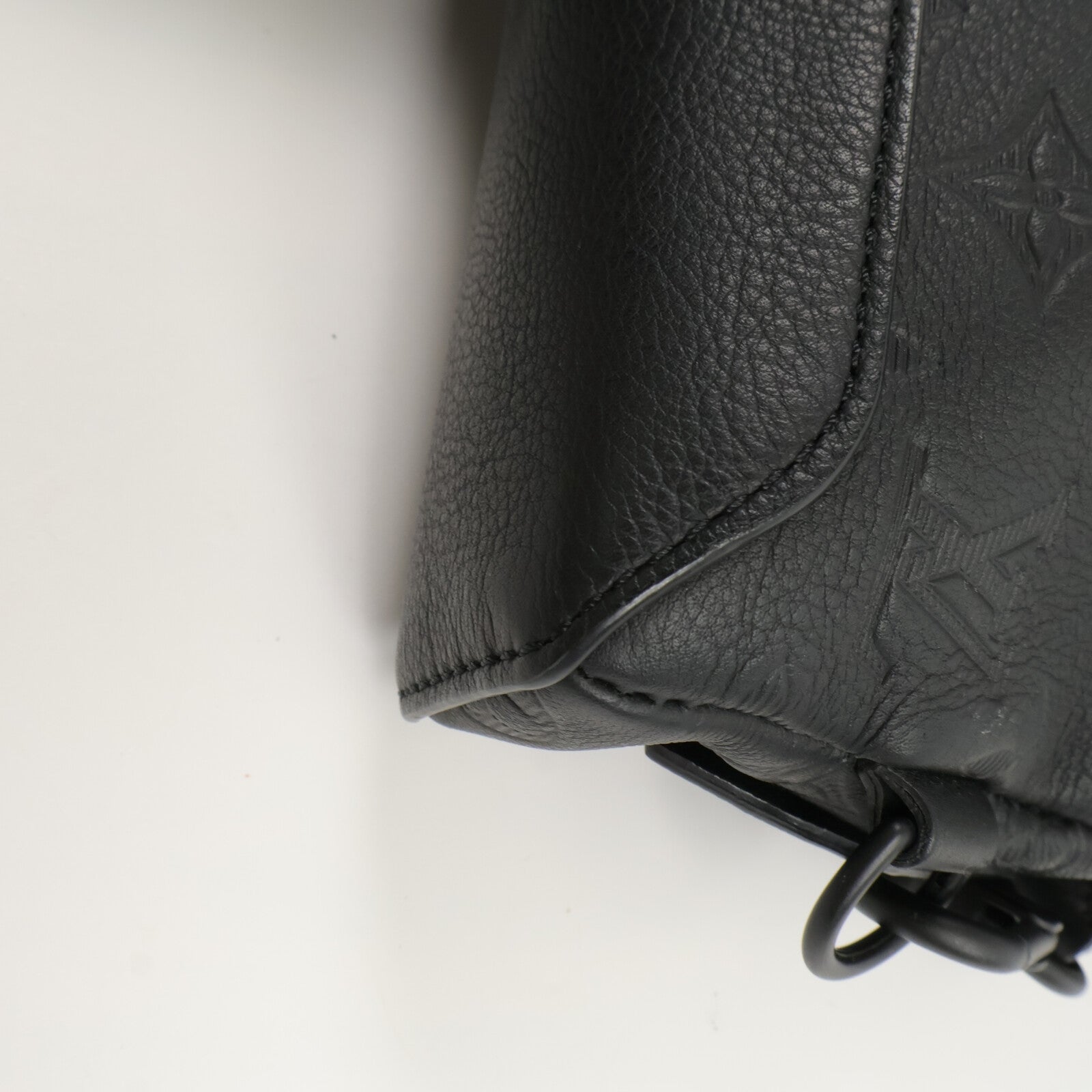 LOUIS VUITTON Monogram Shadow Duo Slingbag肩背袋