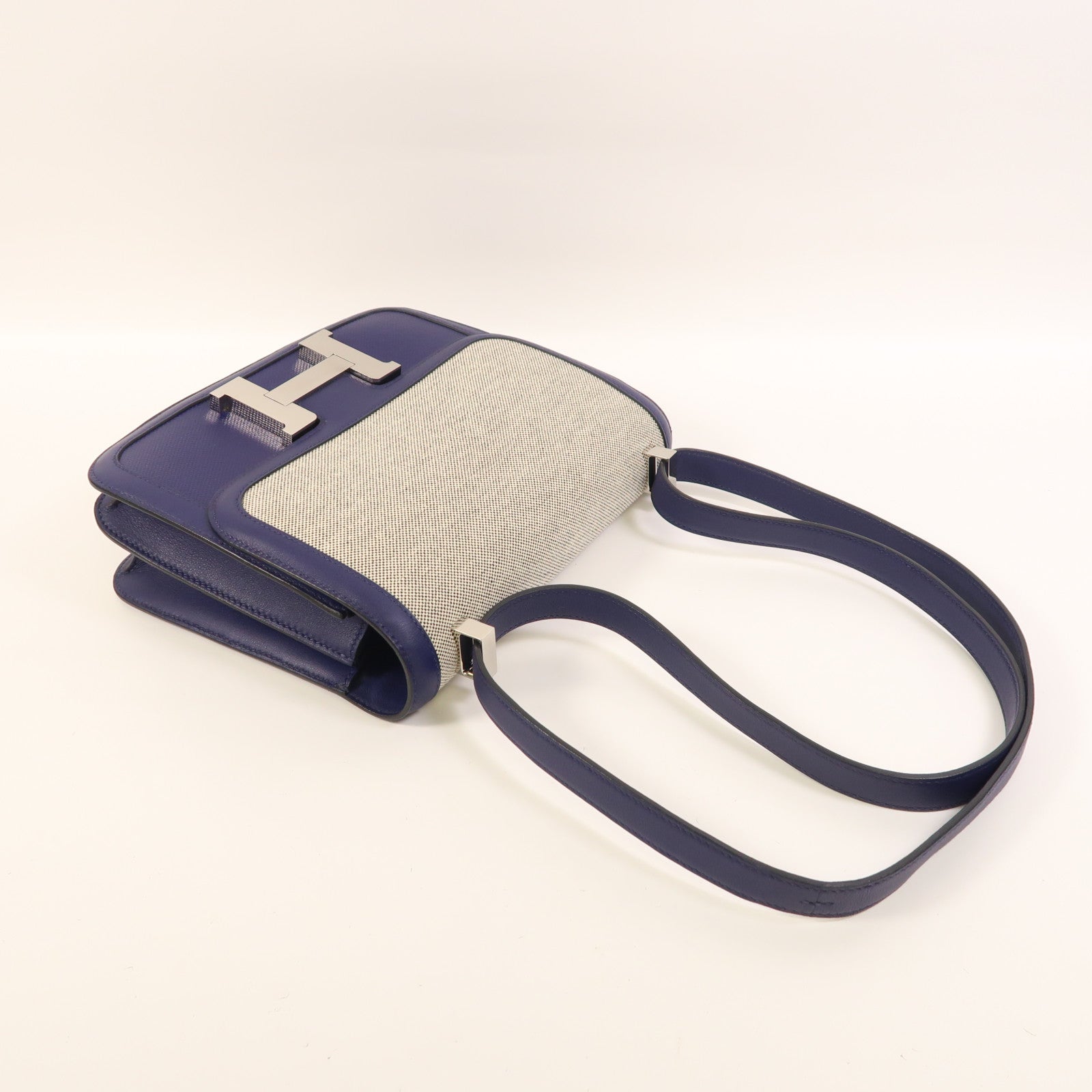 HERMES Toile帆布/Swift皮革Constance 24銀扣肩背袋Bleu Encre