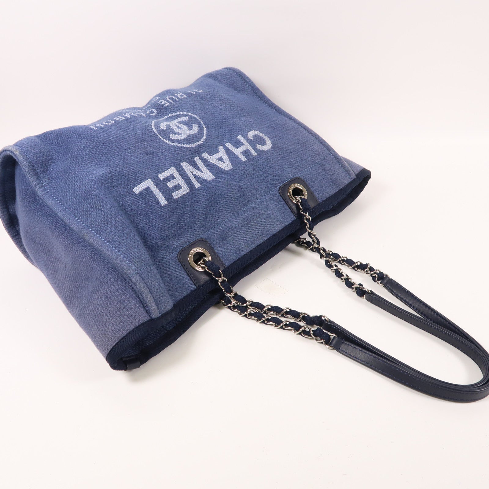 CHANEL 帆布Deauville銀扣鏈帶肩背袋