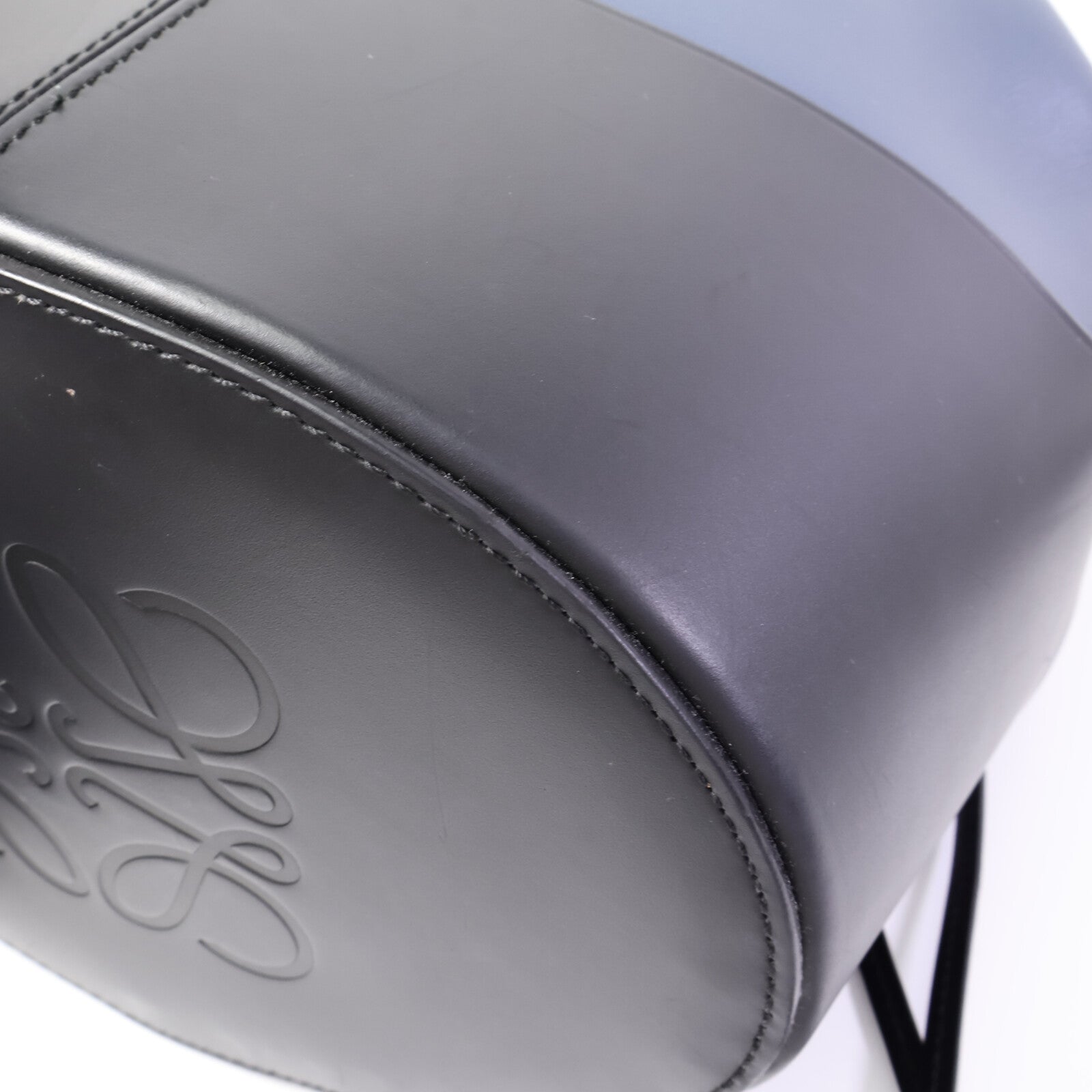 LOEWE 牛皮皮革Balloon Medium手挽肩背兩用袋
