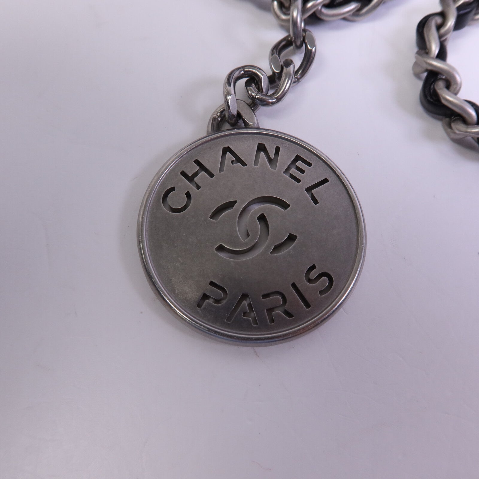 CHANEL 牛皮皮革Chanel 22 Mini銀扣手挽肩背兩用袋