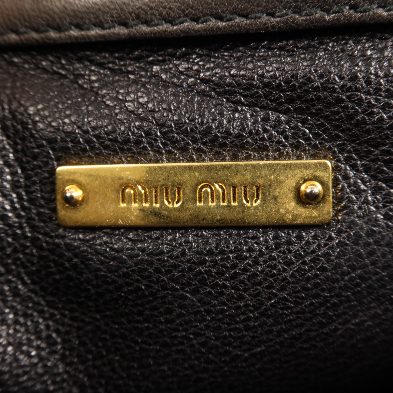 Miu Miu 牛皮皮革Shoulder Bag金扣肩背袋
