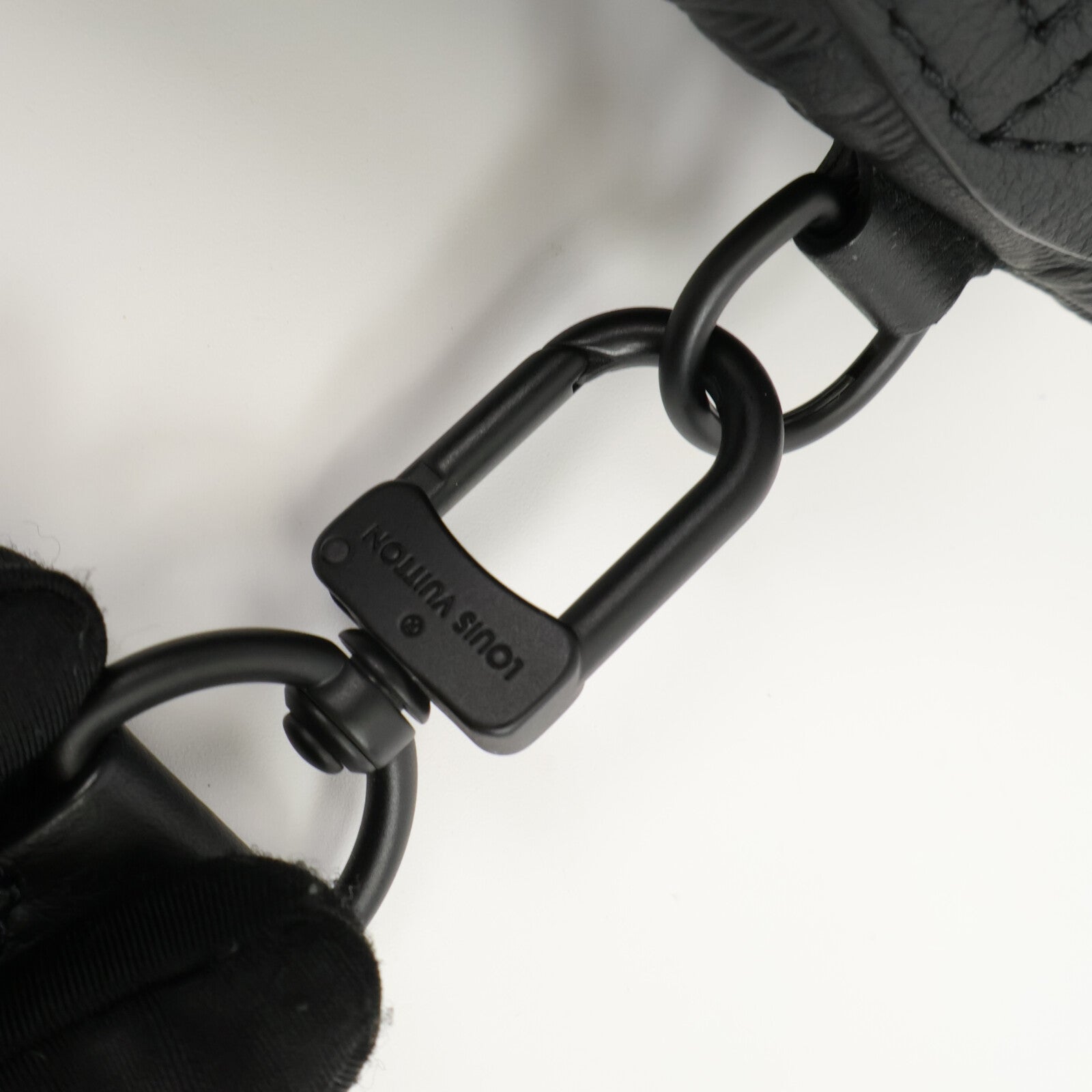 LOUIS VUITTON Monogram Shadow Duo Slingbag肩背袋