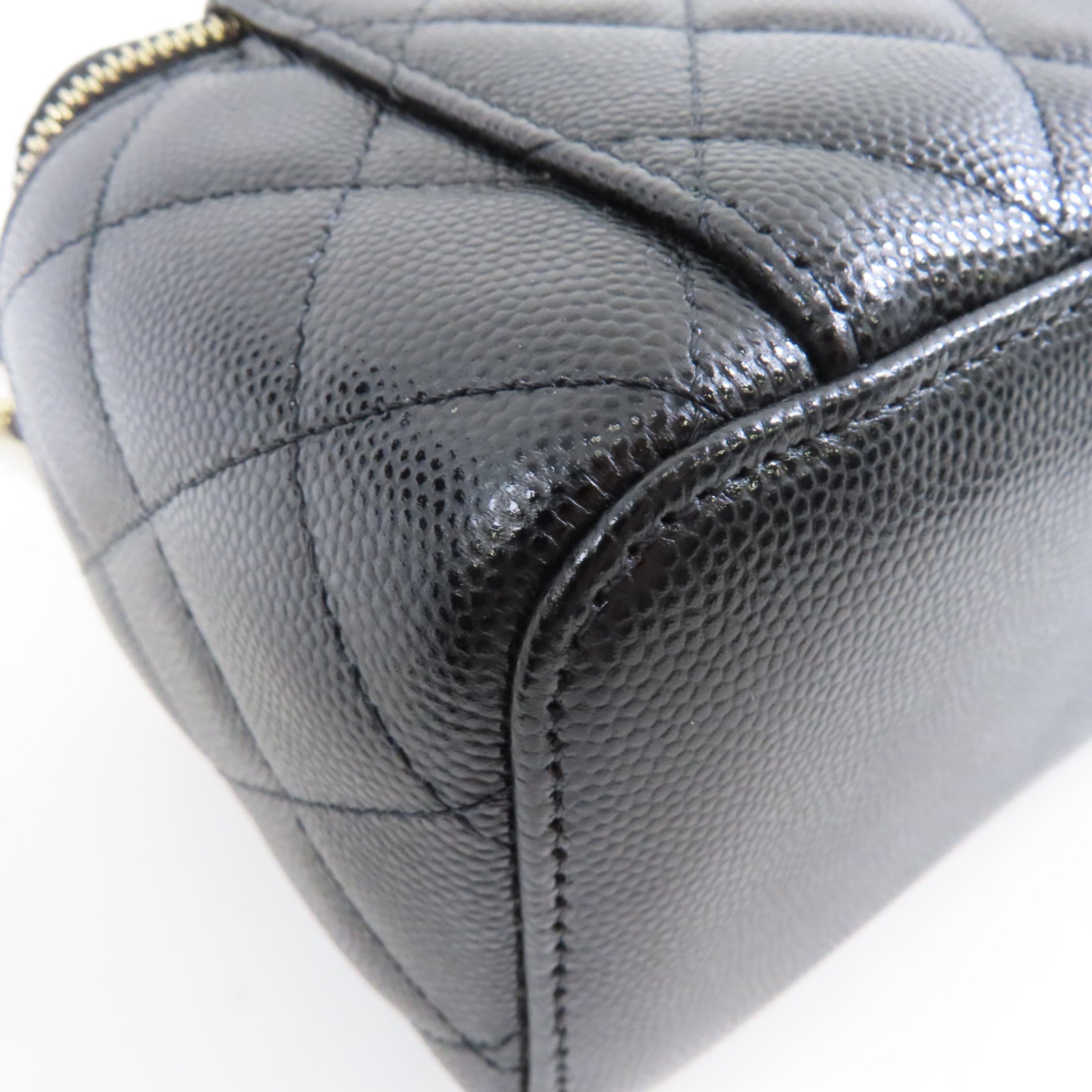 CHANEL 菱格牛皮皮革Vanity Case金扣鏈帶肩背袋黑色