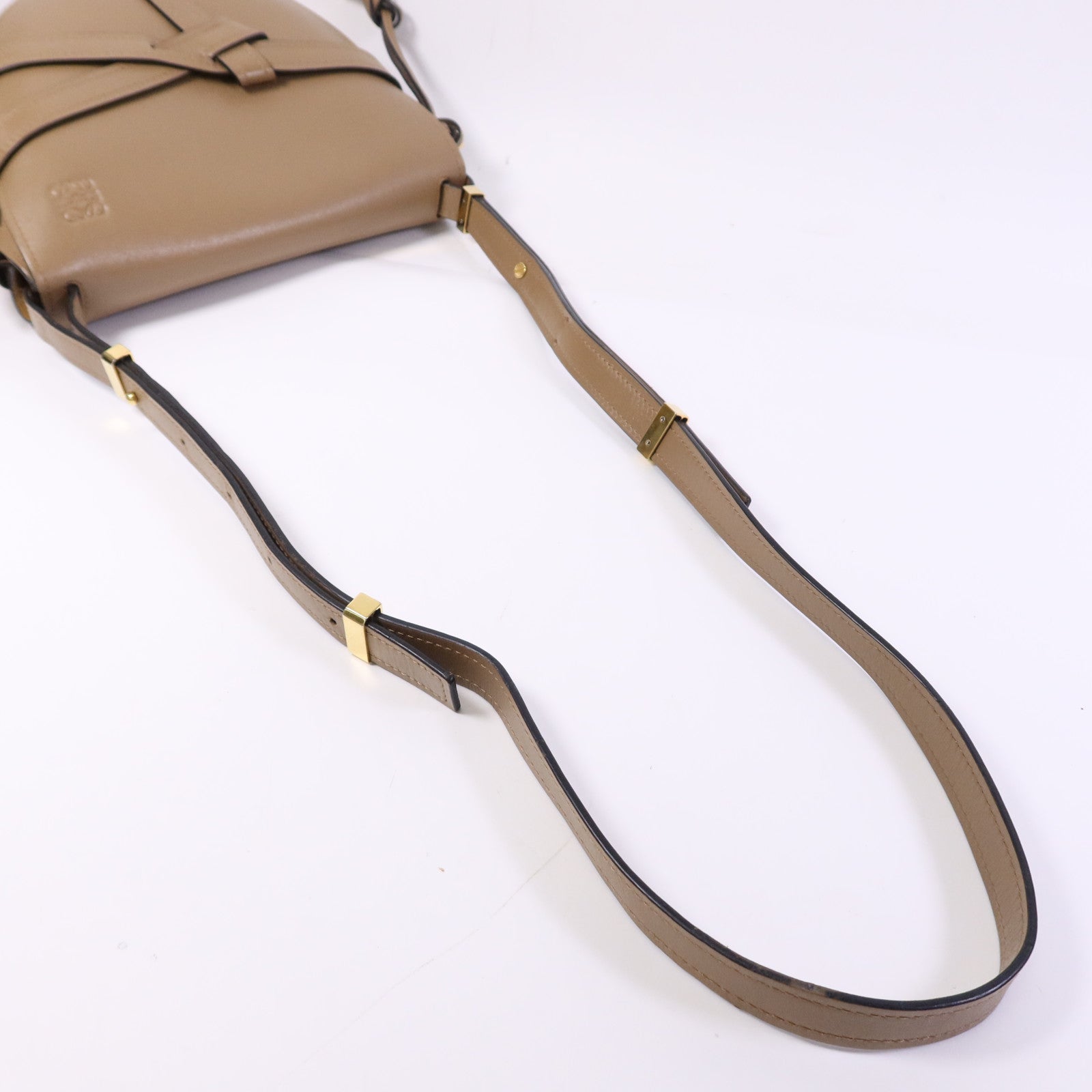 LOEWE 【激減優惠】牛皮皮革Gate金扣手挽袋