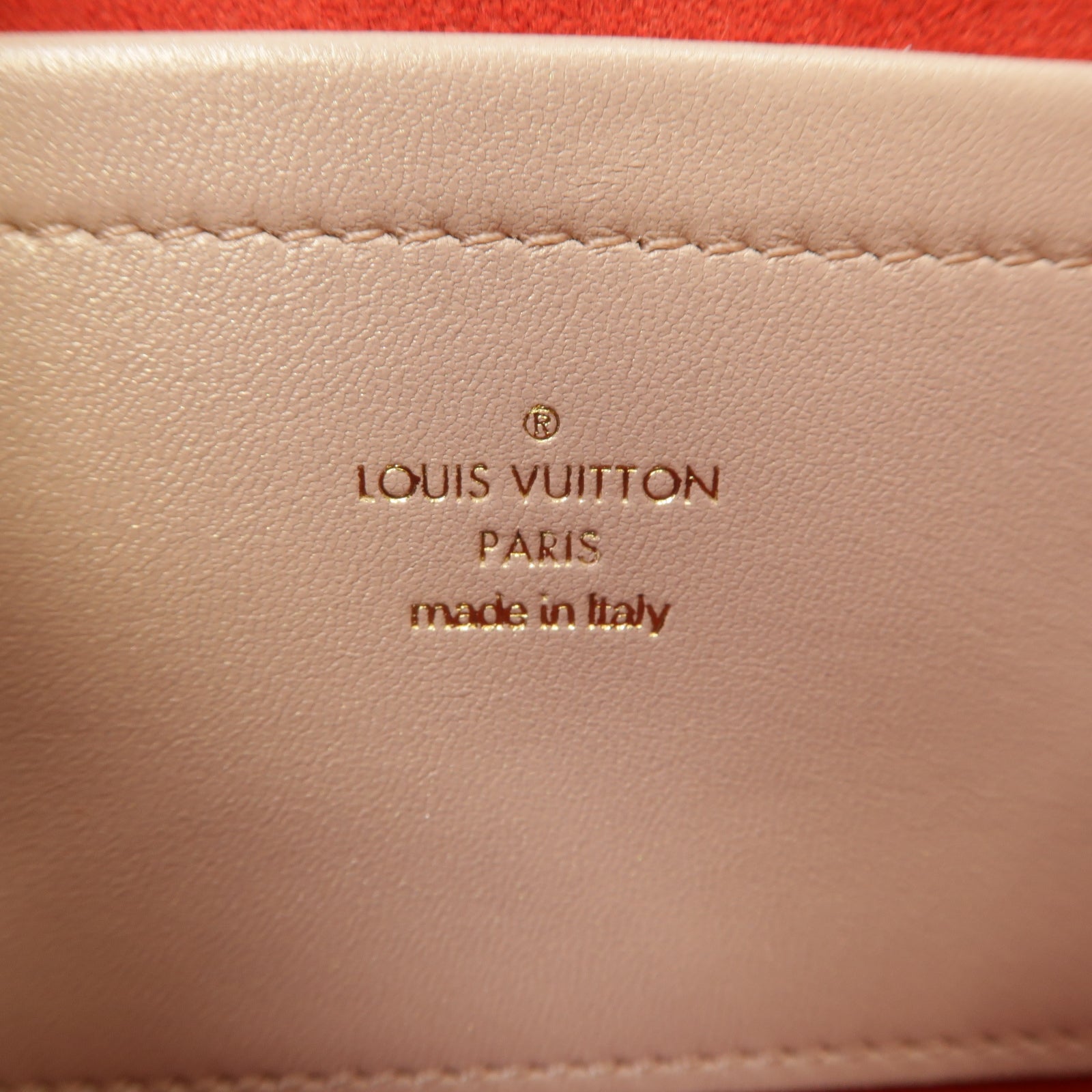 LOUIS VUITTON 【激減優惠】Monogram Embossed Fall In Love Pochette Coussin金扣鏈帶肩背袋粉紅色