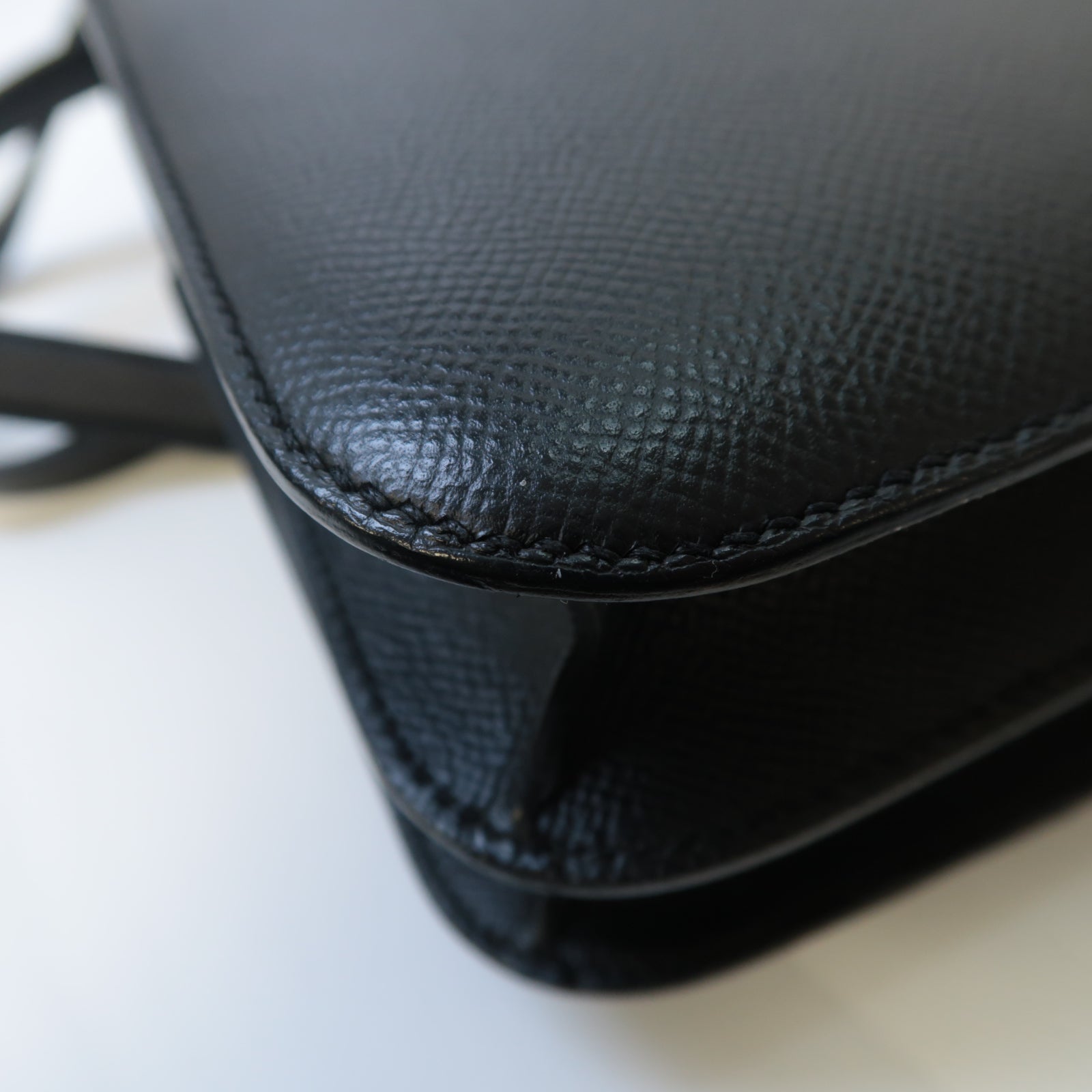 HERMES 【激減優惠】Epsom皮革Constance 24金扣肩背袋Noir黑色