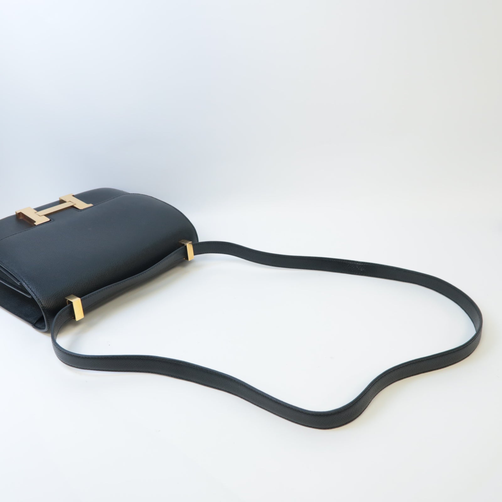 HERMES 【激減優惠】Epsom皮革Constance 24金扣肩背袋Noir黑色