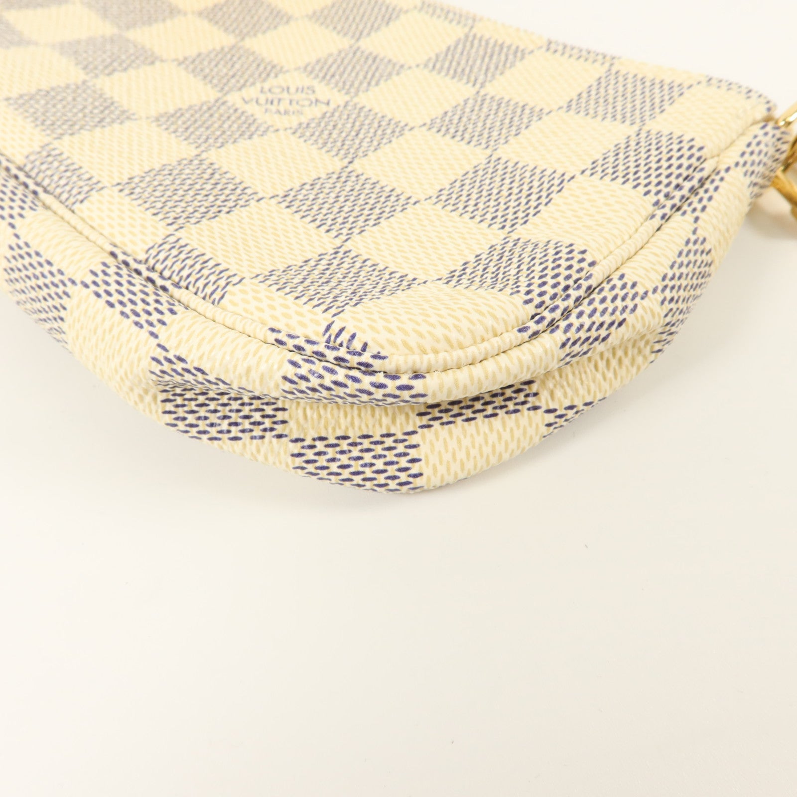 LOUIS VUITTON Damier Azur Mini Pochette Accessories金扣鏈帶手挽袋