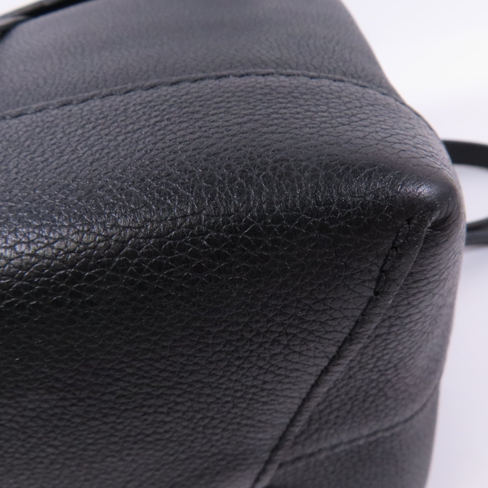 LOUIS VUITTON 牛皮皮革Lock Me Backpack銀扣背包