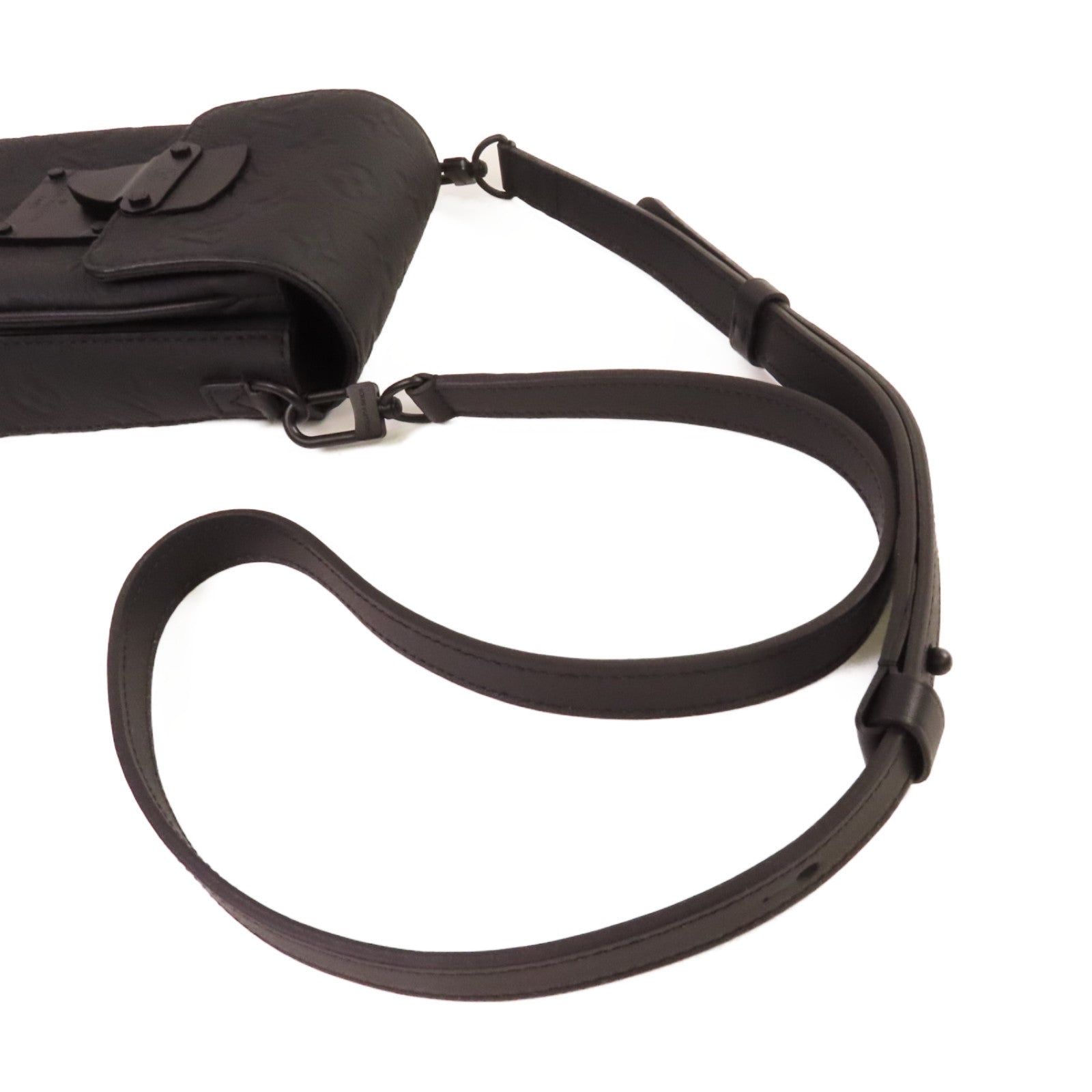 LOUIS VUITTON 【激減優惠】Taurillon Monogram S-Lock Vertical Wearable Wallet肩背袋黑色