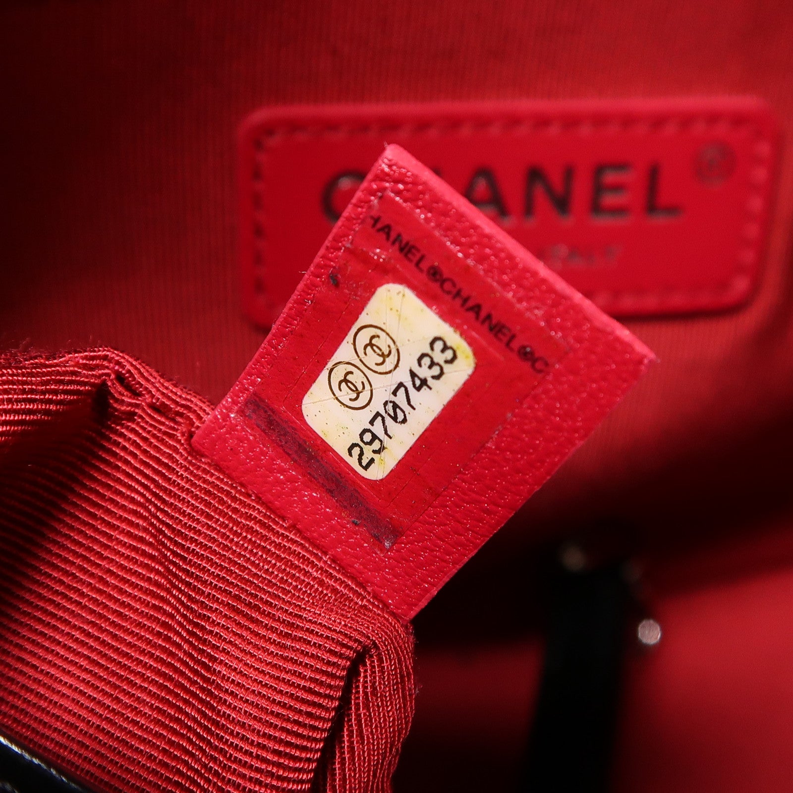 CHANEL 牛皮皮革Gabrielle鏈帶肩背袋