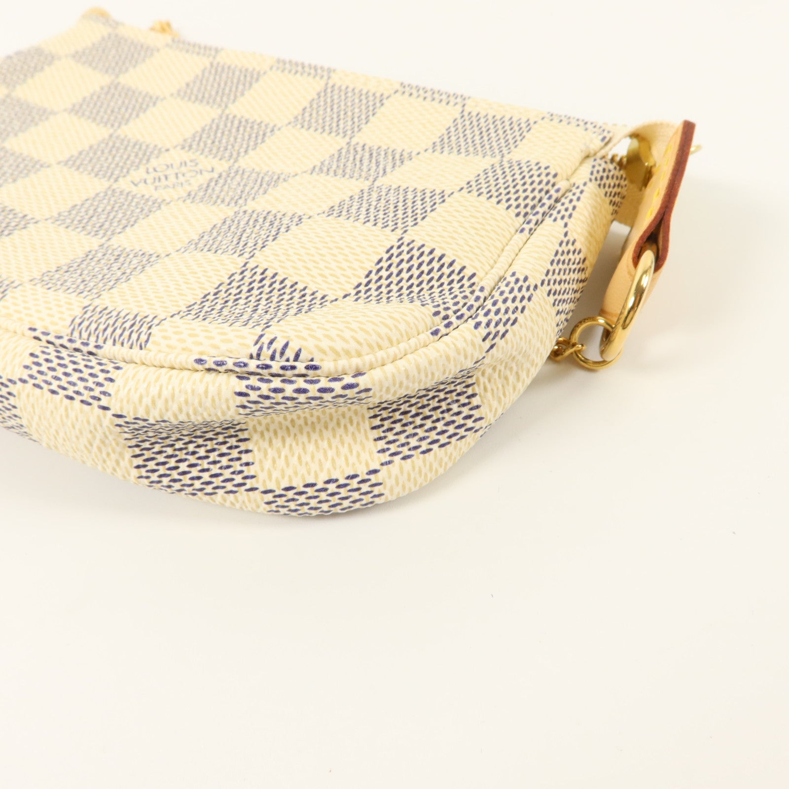 LOUIS VUITTON Damier Azur Mini Pochette Accessories金扣鏈帶手挽袋