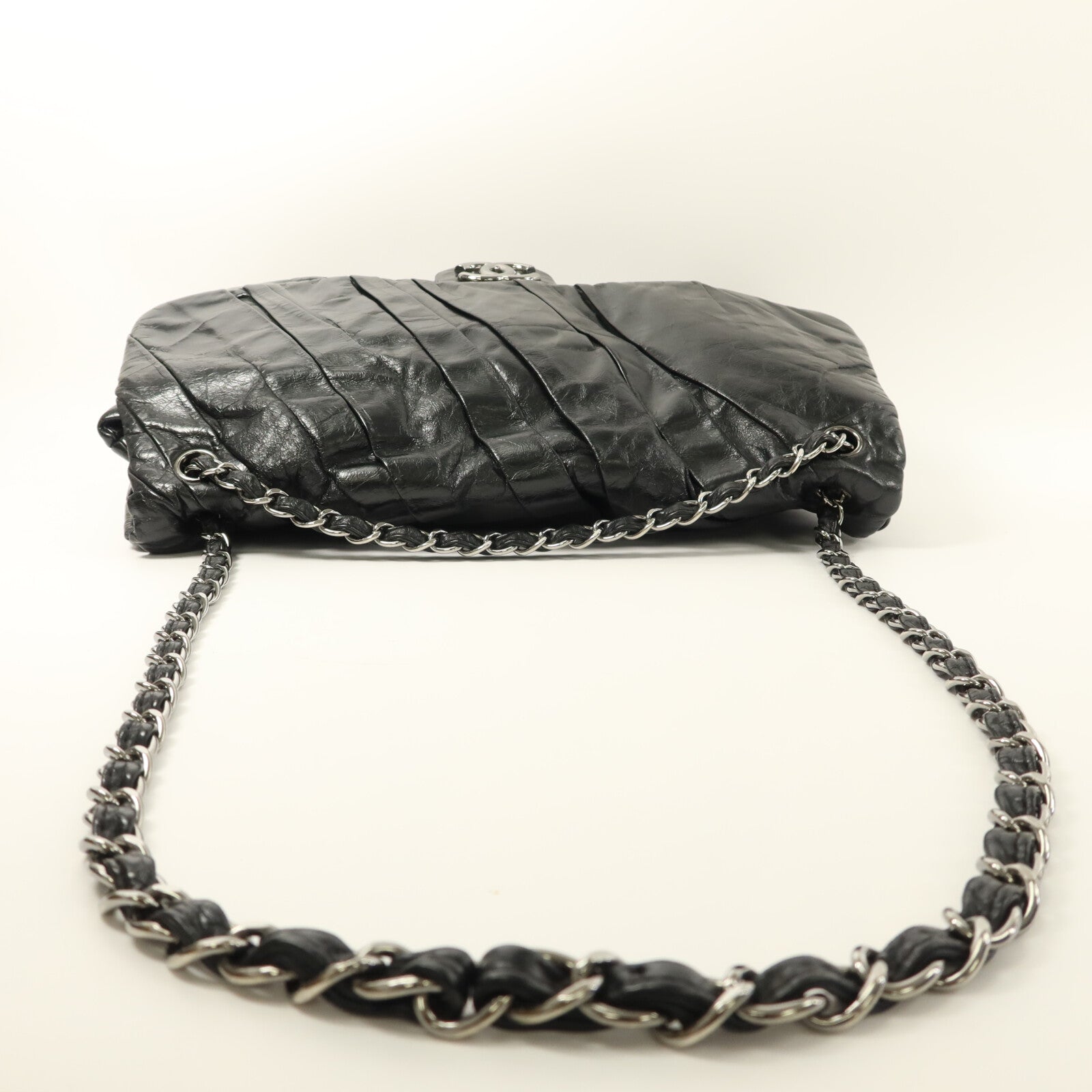 CHANEL 牛皮皮革Twisted Flap Bag鏈帶肩背袋