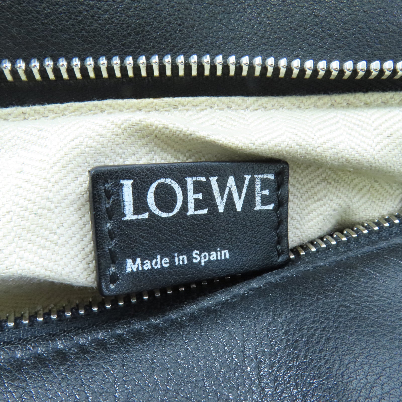 LOEWE 牛皮皮革Puzzle Medium手挽肩背兩用袋