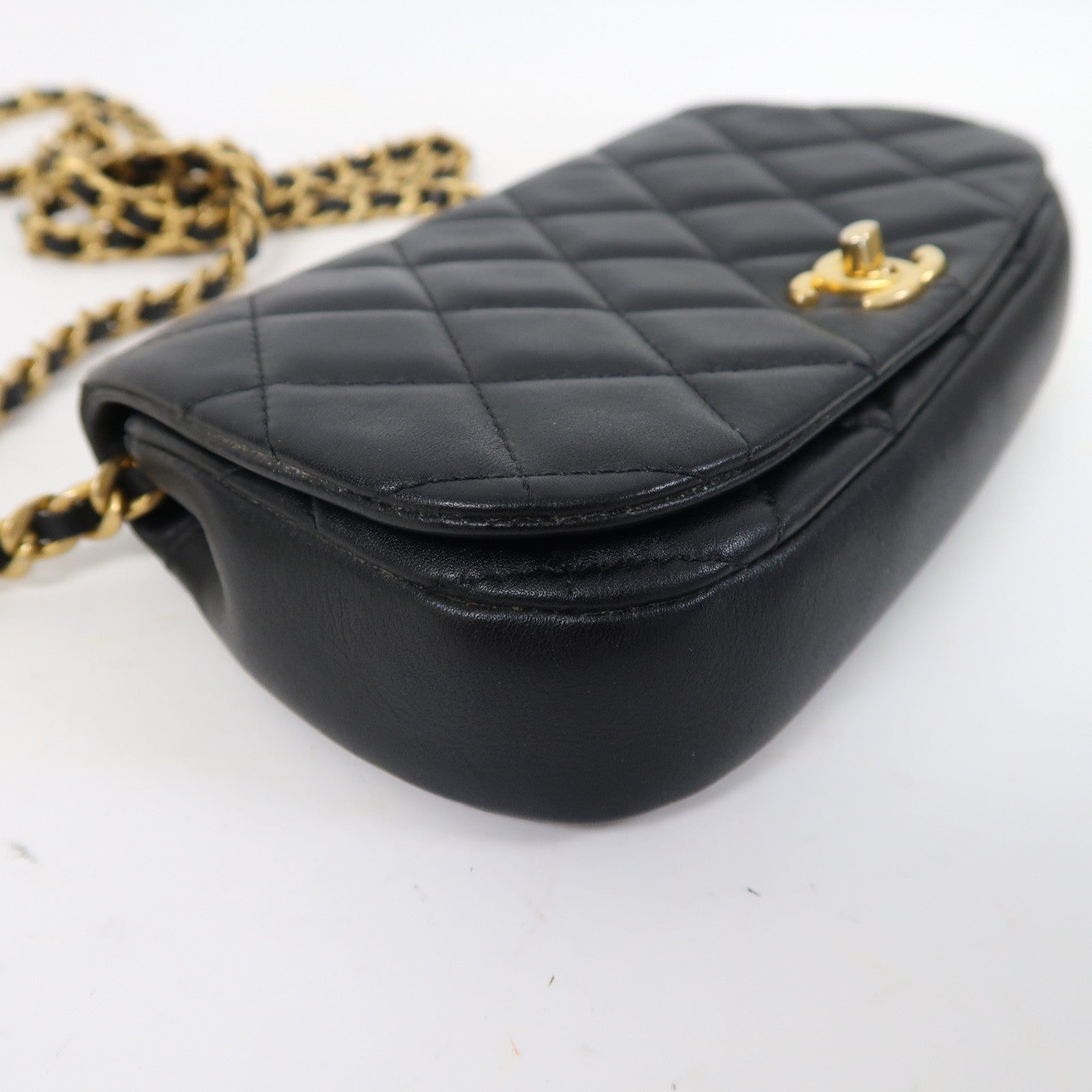 CHANEL 菱格羊皮皮革Chain Shoulder金扣鏈帶肩背袋黑色