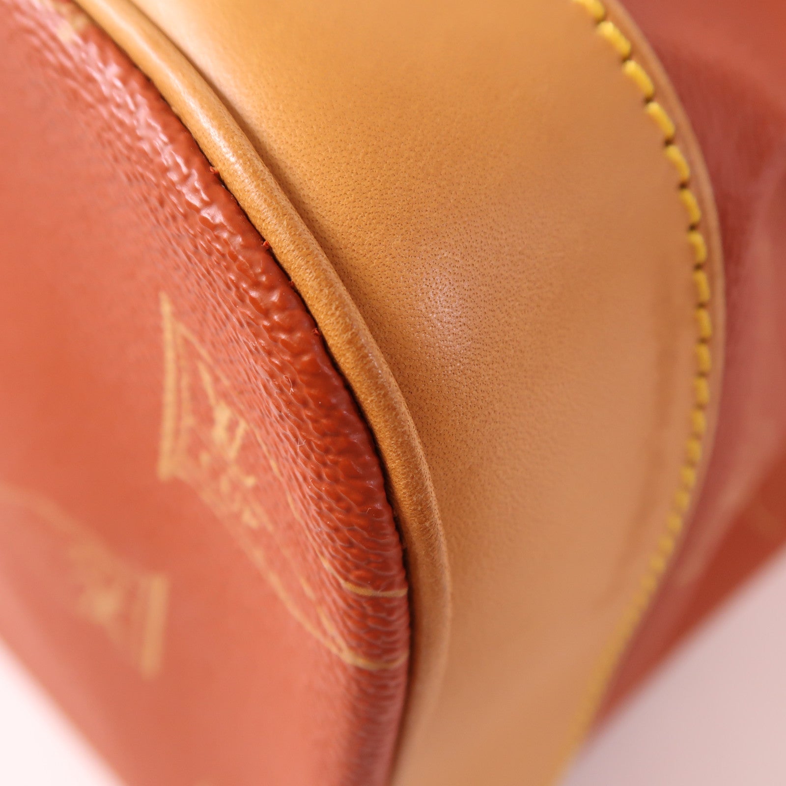 LOUIS VUITTON 牛皮皮革Cup Saint Tropez金扣肩背袋