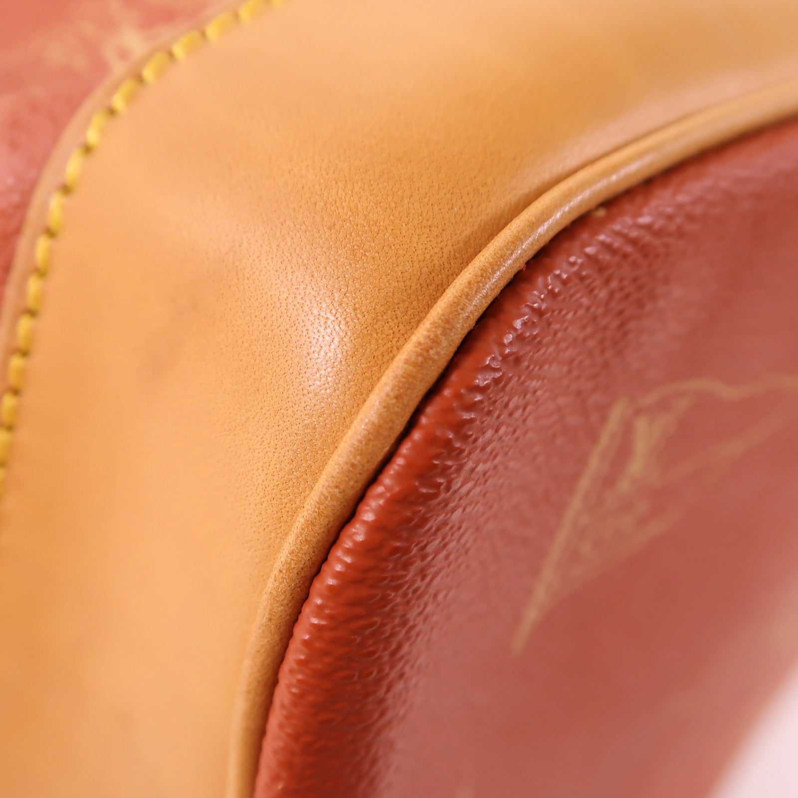 LOUIS VUITTON 牛皮皮革Cup Saint Tropez金扣肩背袋