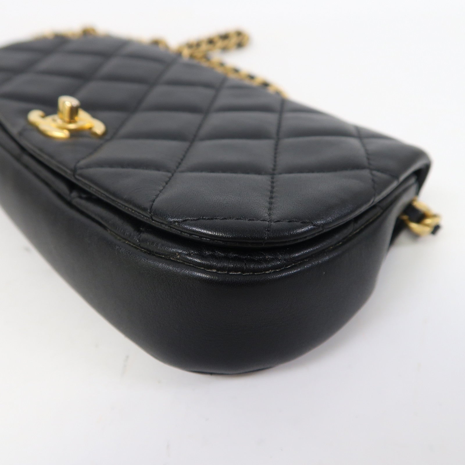 CHANEL 菱格羊皮皮革Chain Shoulder金扣鏈帶肩背袋黑色