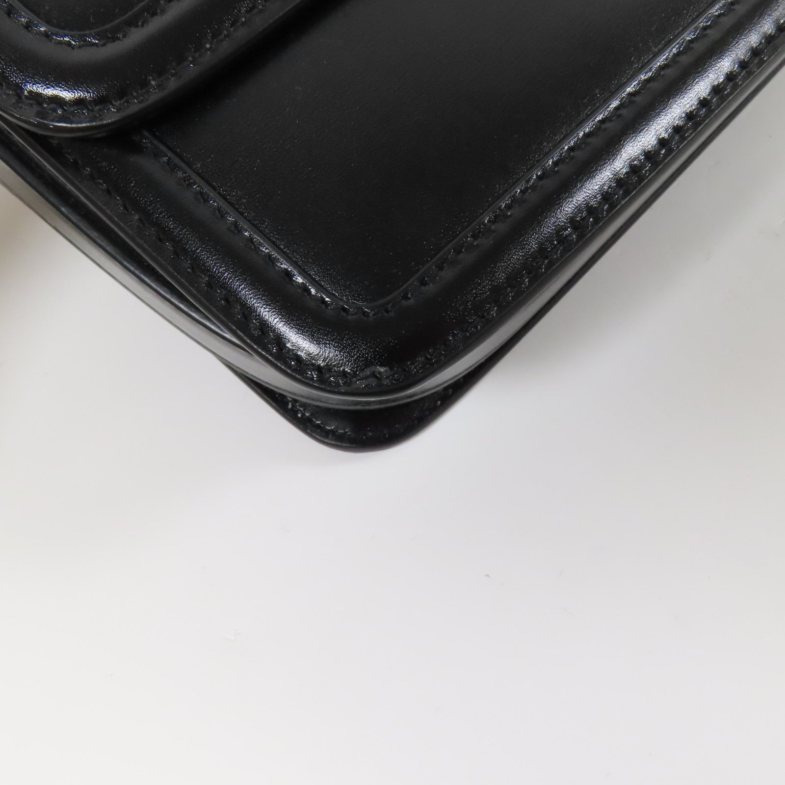 SAINT LAURENT 皮革Shoulder Bag銀扣肩背袋